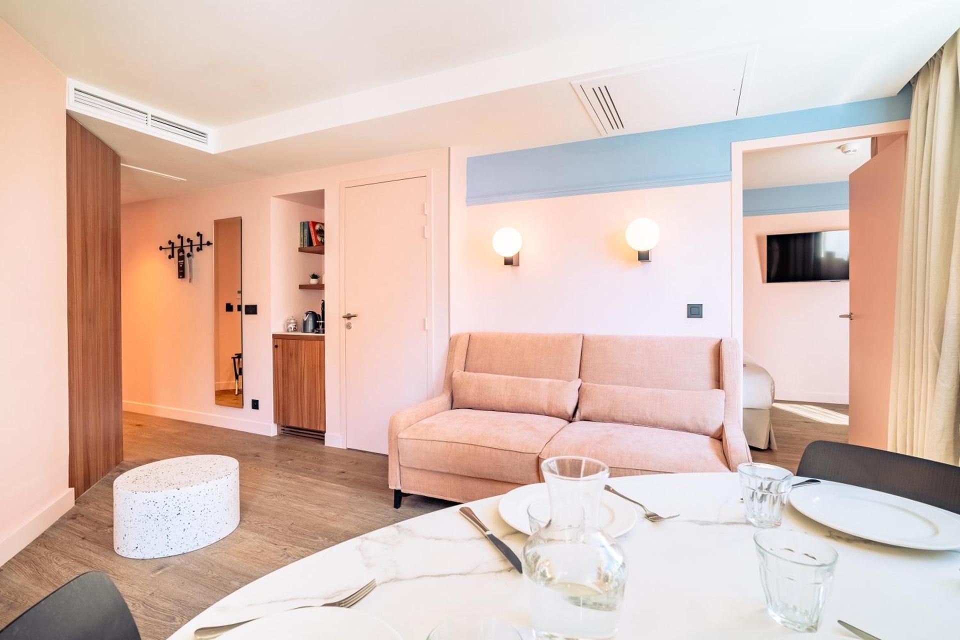 One-Bedroom Family Apartment