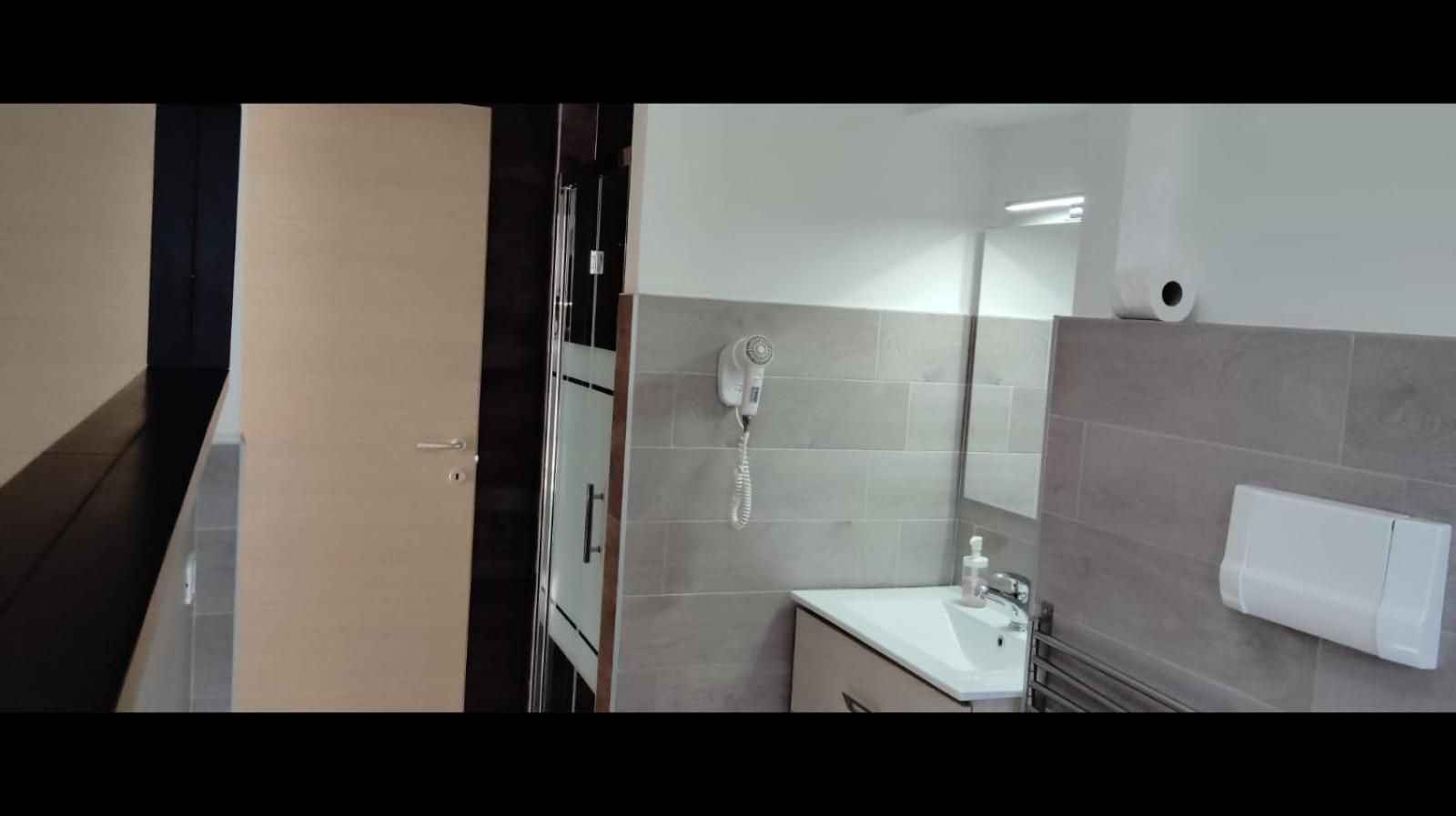 Quadruple Room with Private Bathroom