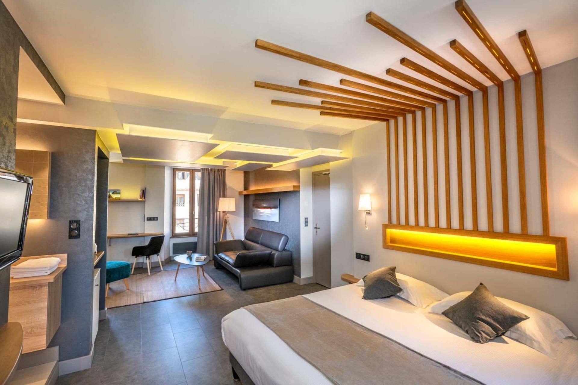 Superior King Suite