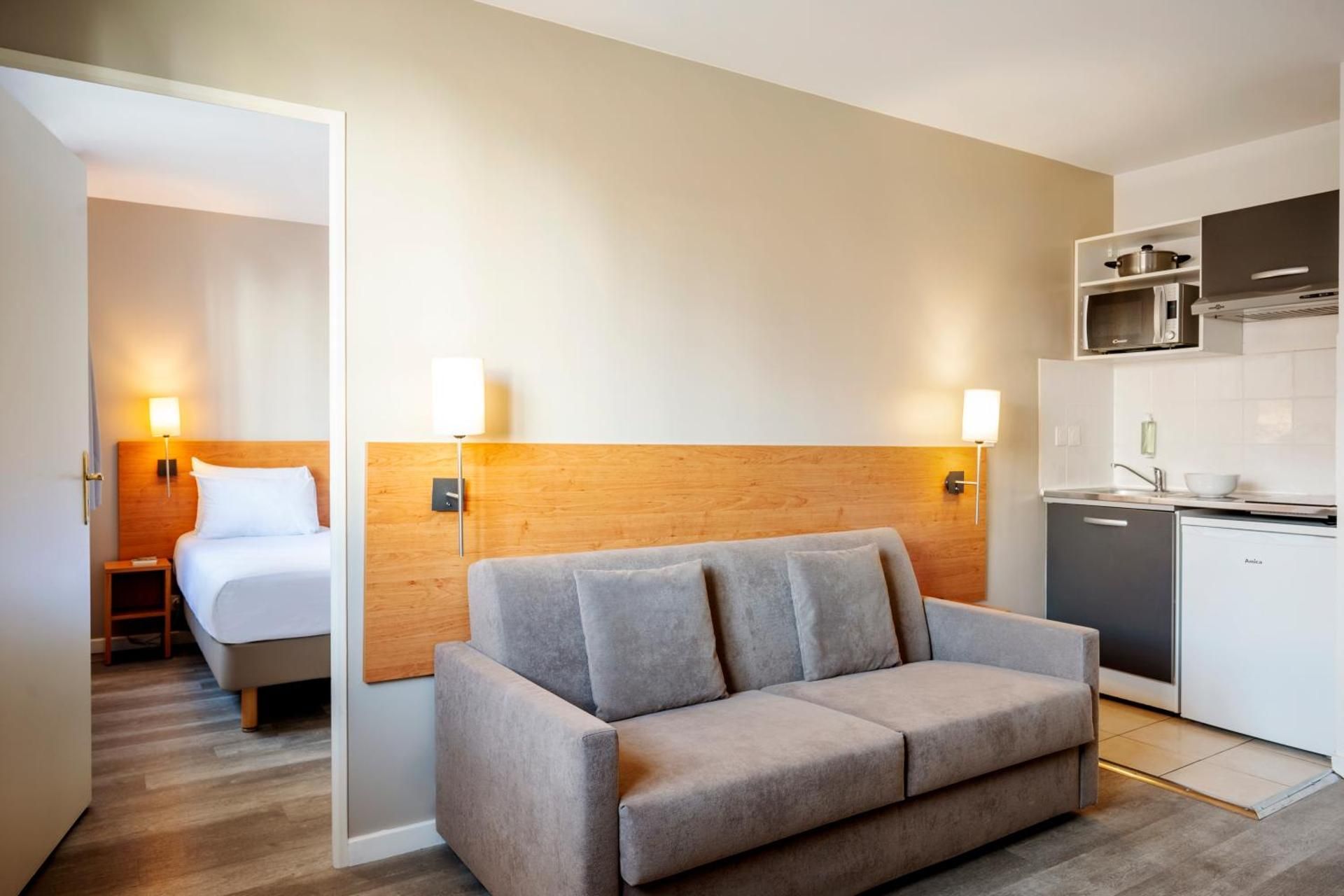 One-Bedroom Apartment (4 Adults)