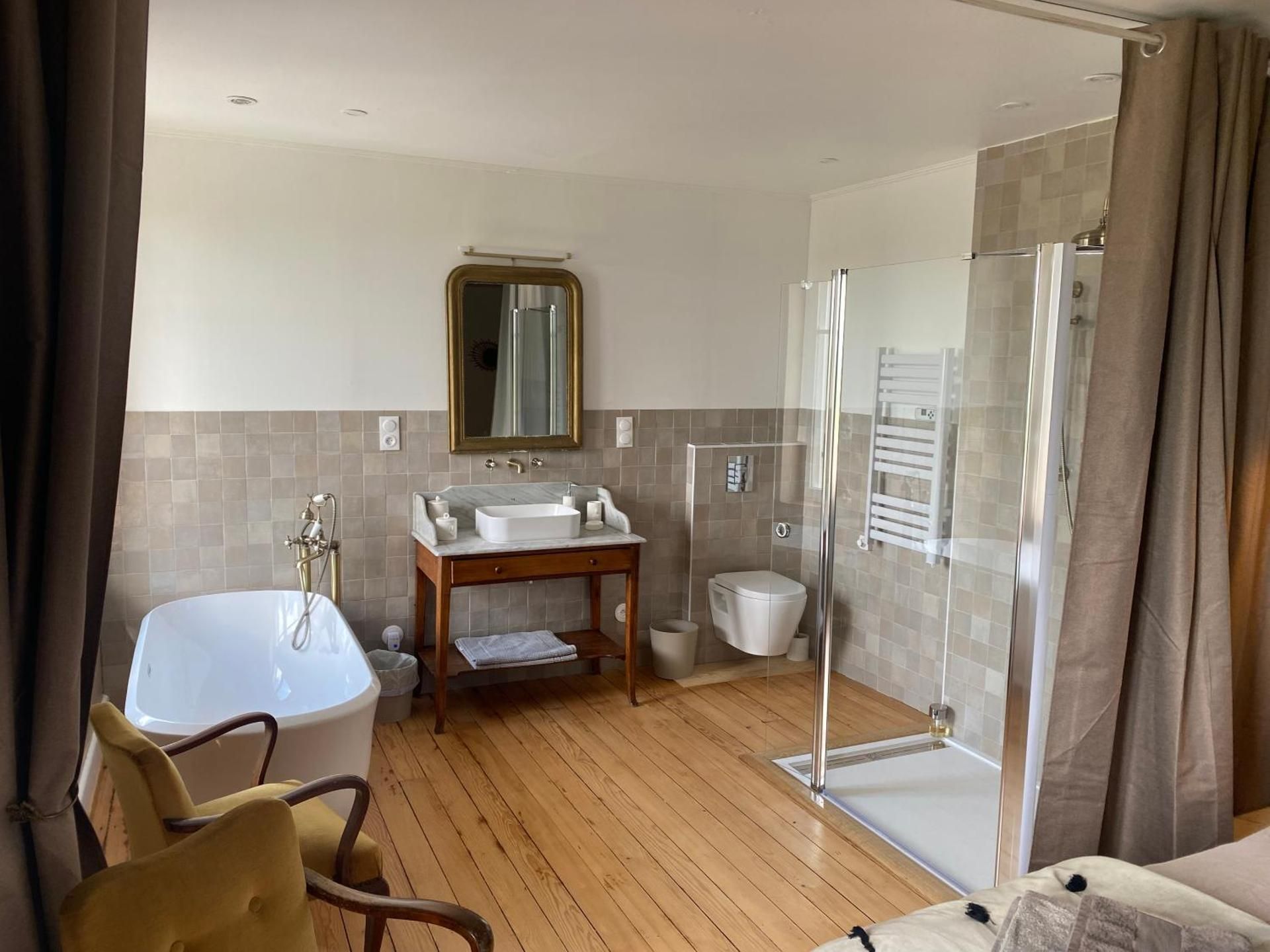Suite with Pool View
