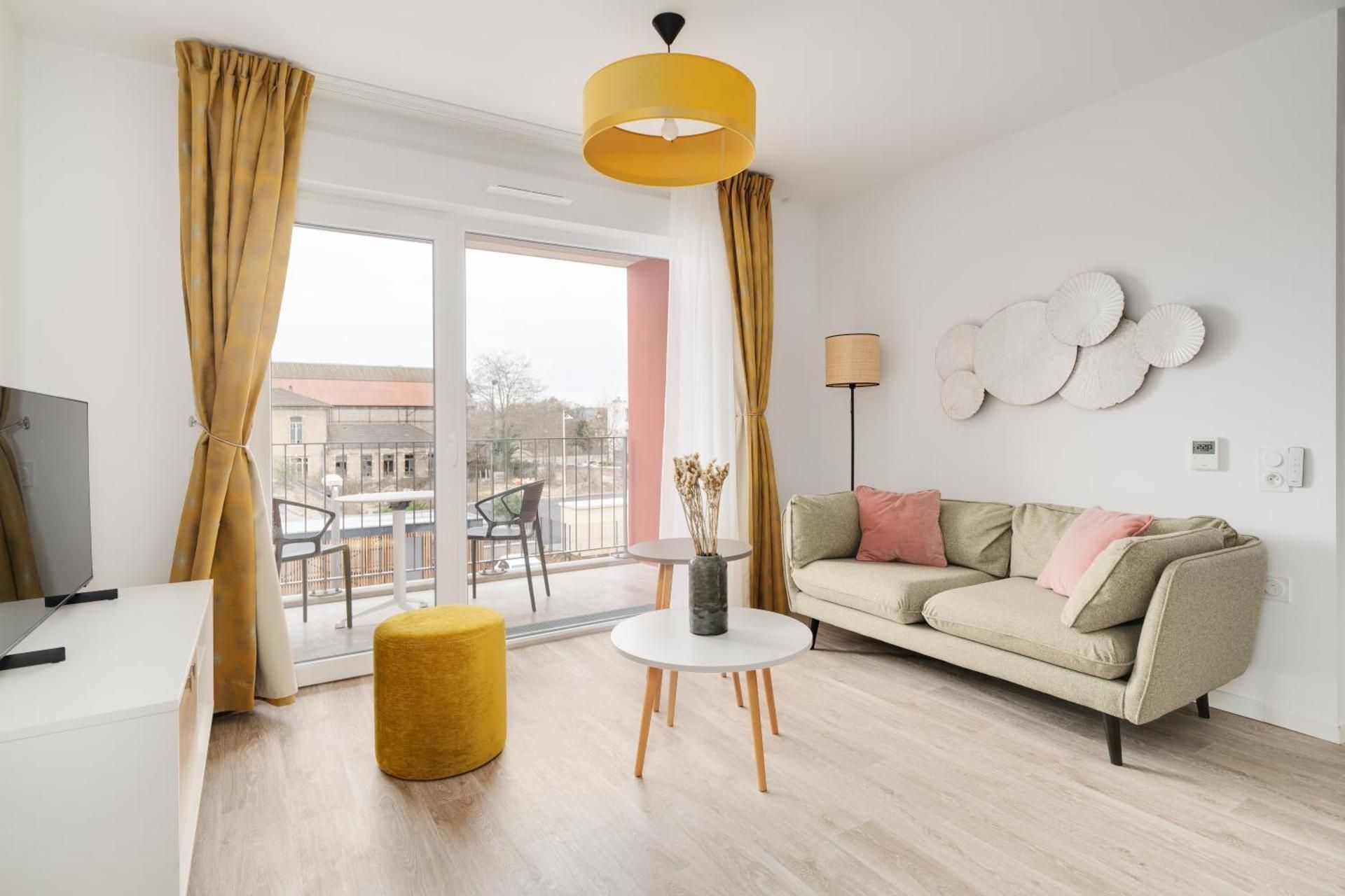 One-Bedroom Apartment