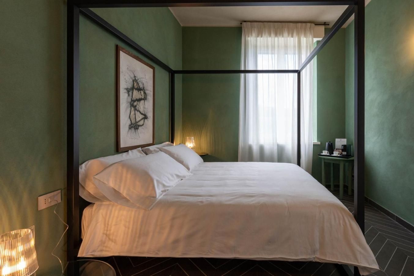 Deluxe Double Room (2 Adults + 1 Child)