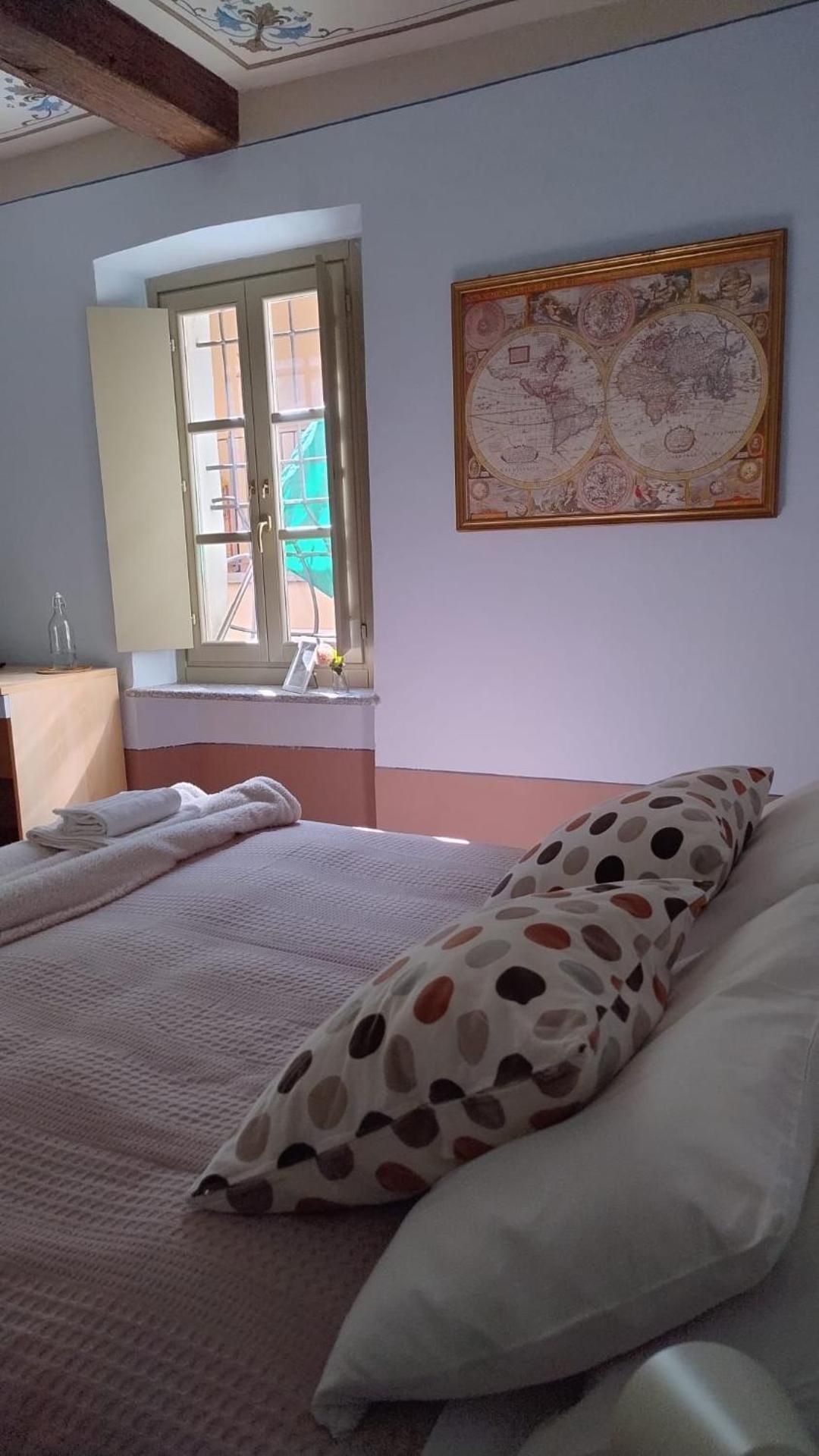 Standard Double Room with Shared Bathroom