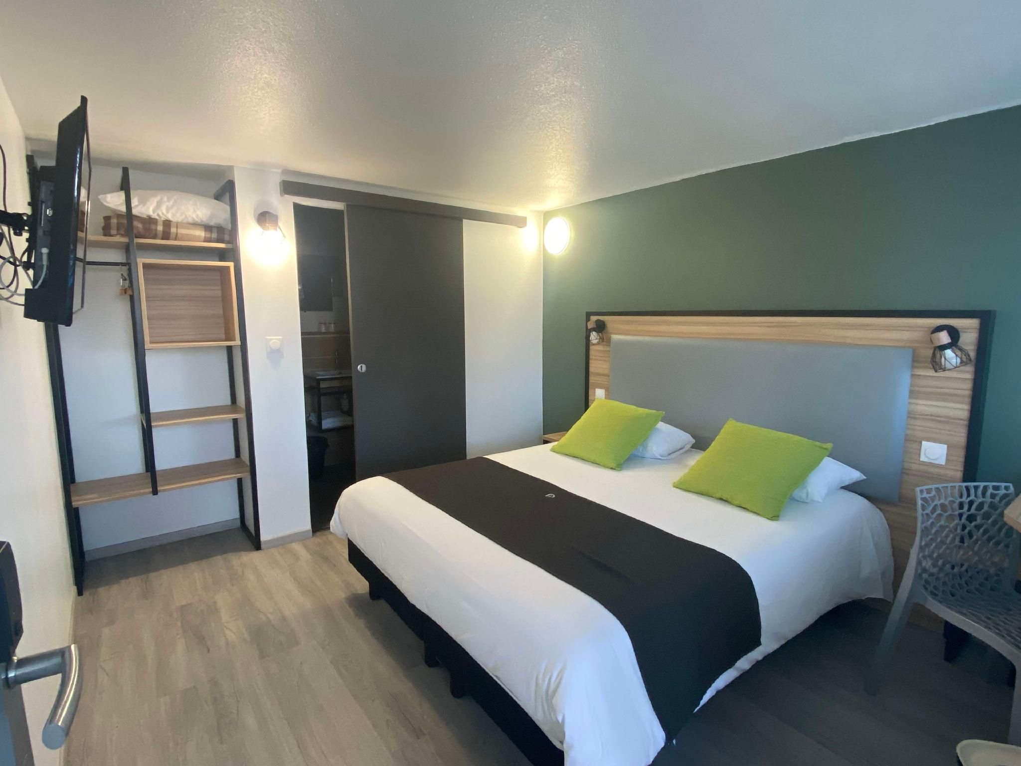 Standard Room - 1 Double Bed