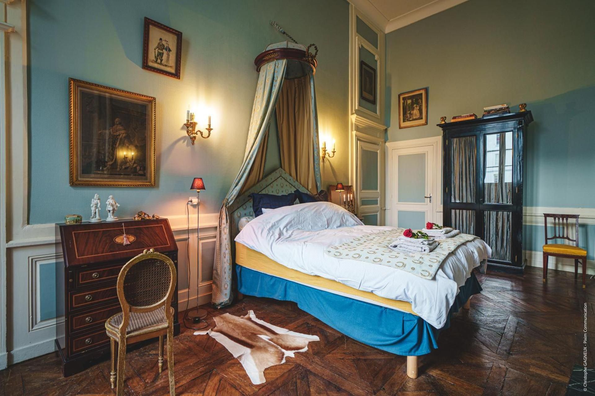 Two-Bedroom Deluxe Apartment