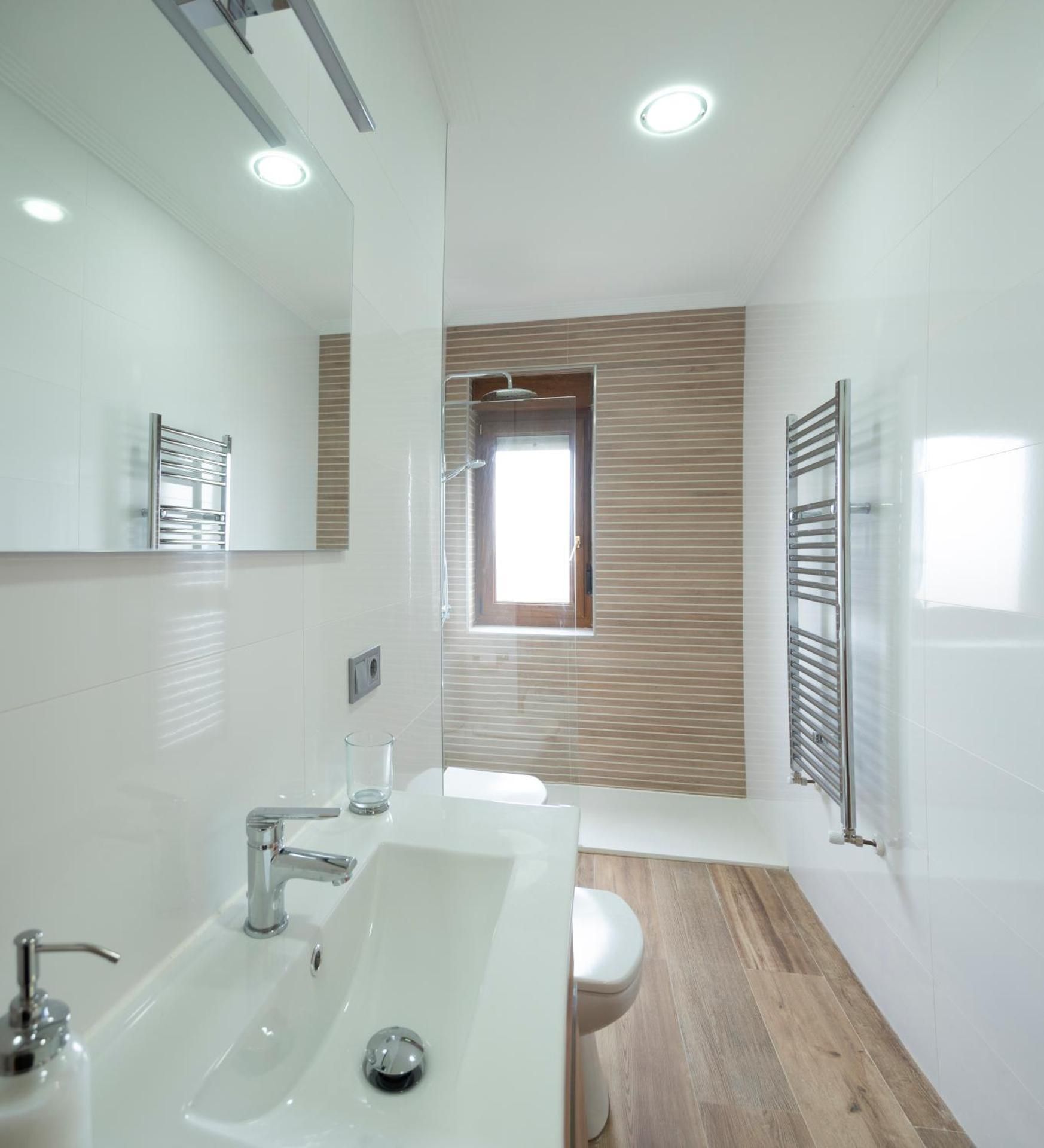 Deluxe Double Room with Side Sea View