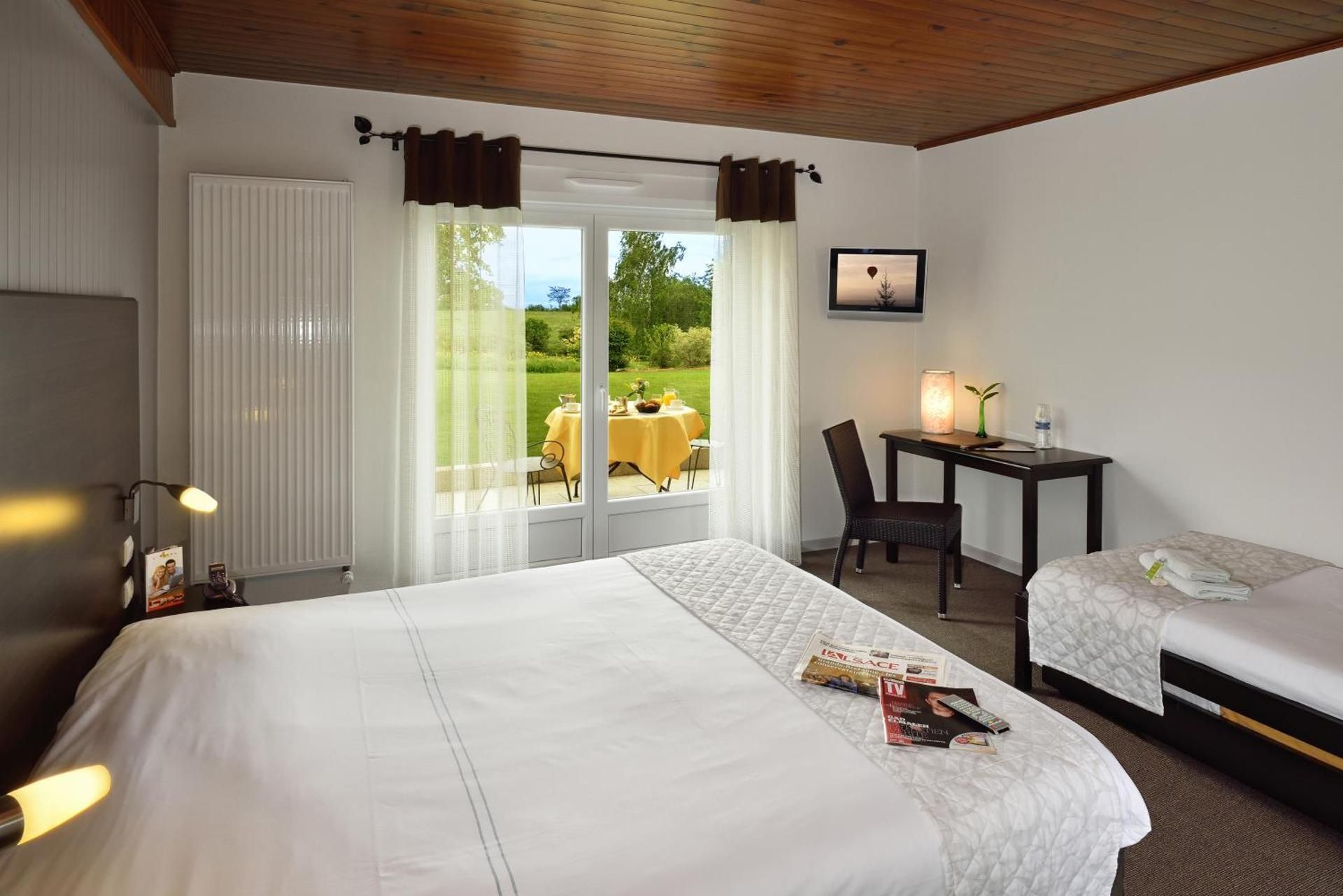 Triple Room with Garden View
