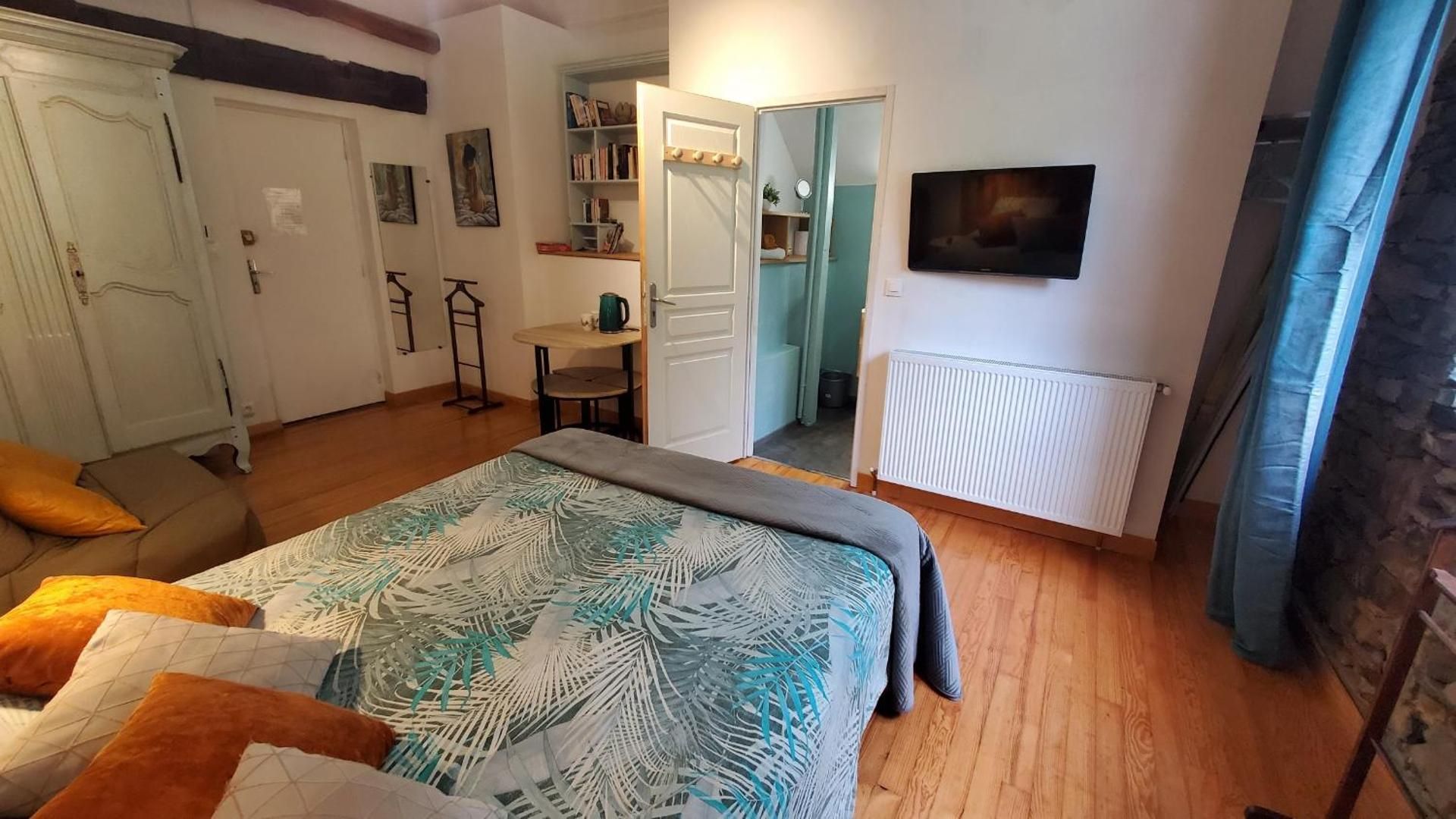Double Room with Private Bathroom