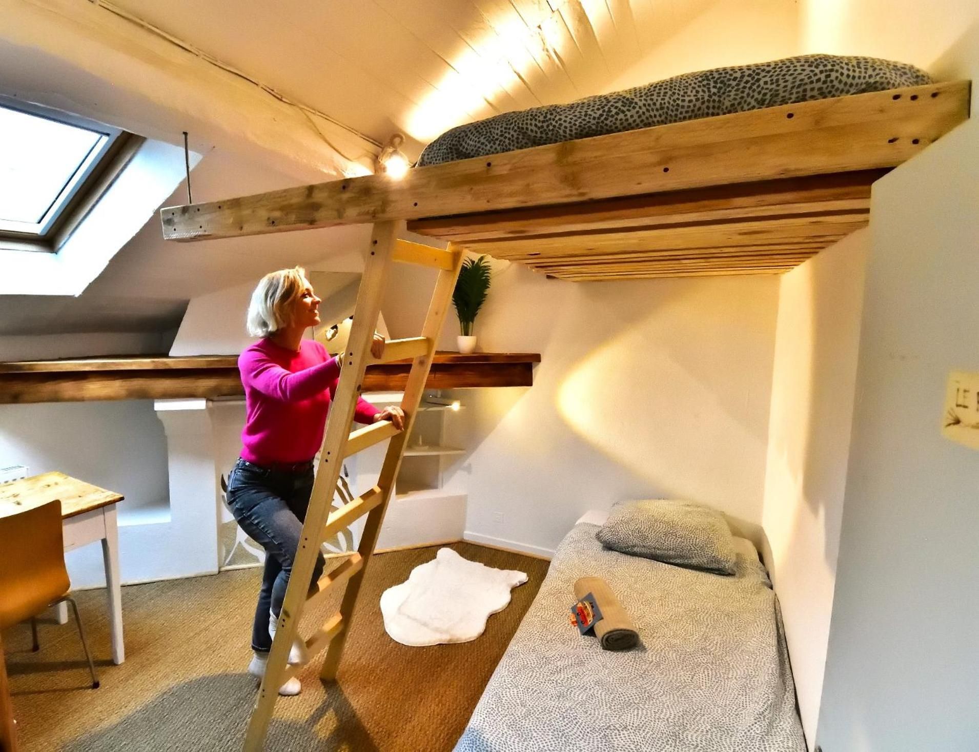 Mixed Dormitory Room
