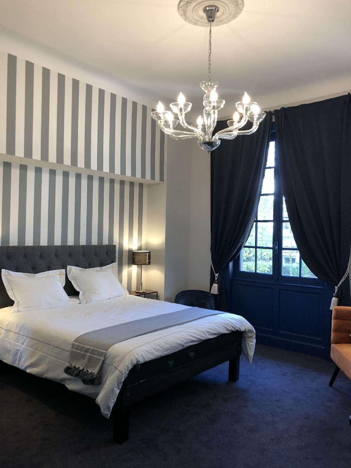 Le Boudoir du Marquis-Double room-Deluxe-Ensuite with Shower-Park View