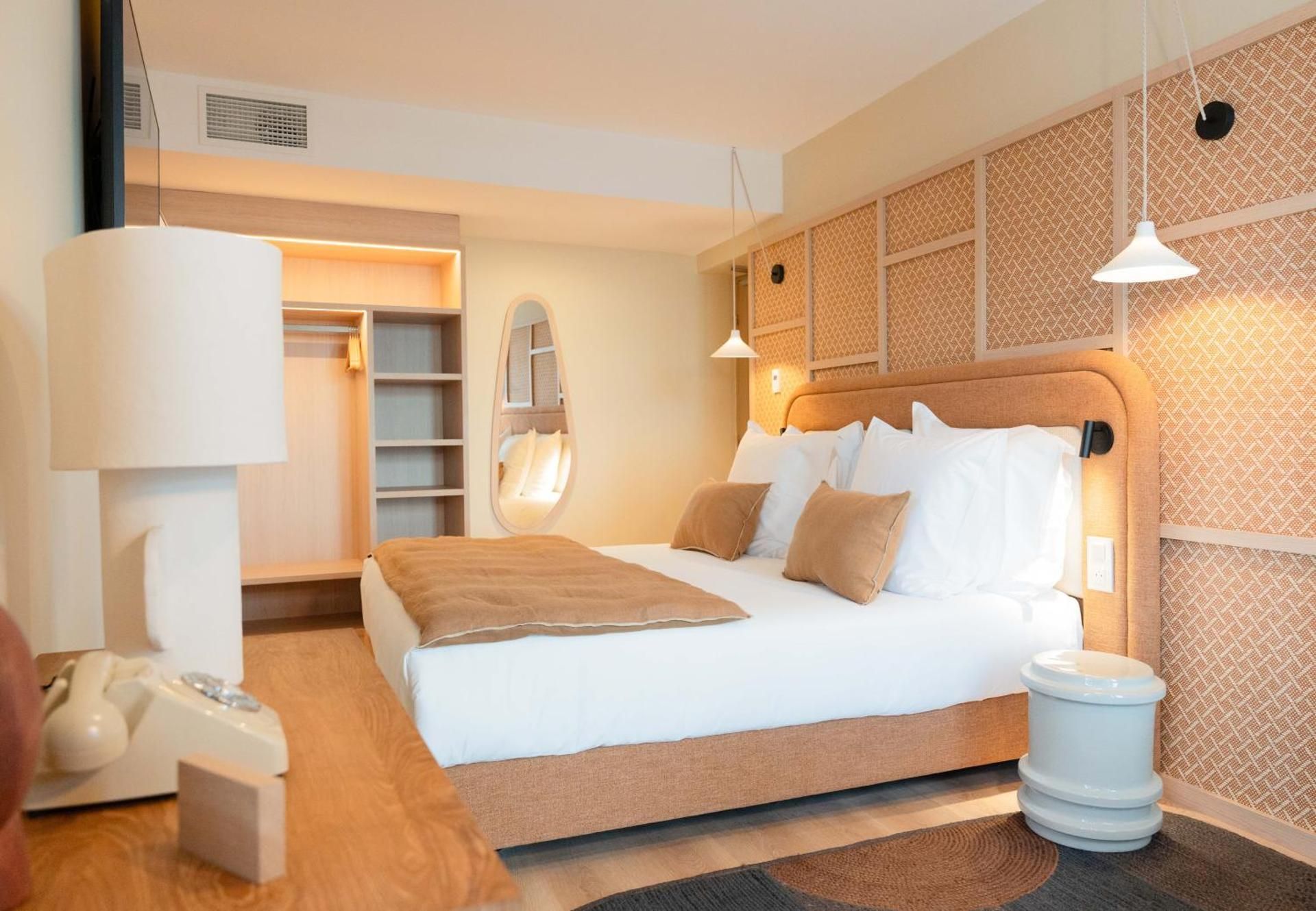 Superior King Room