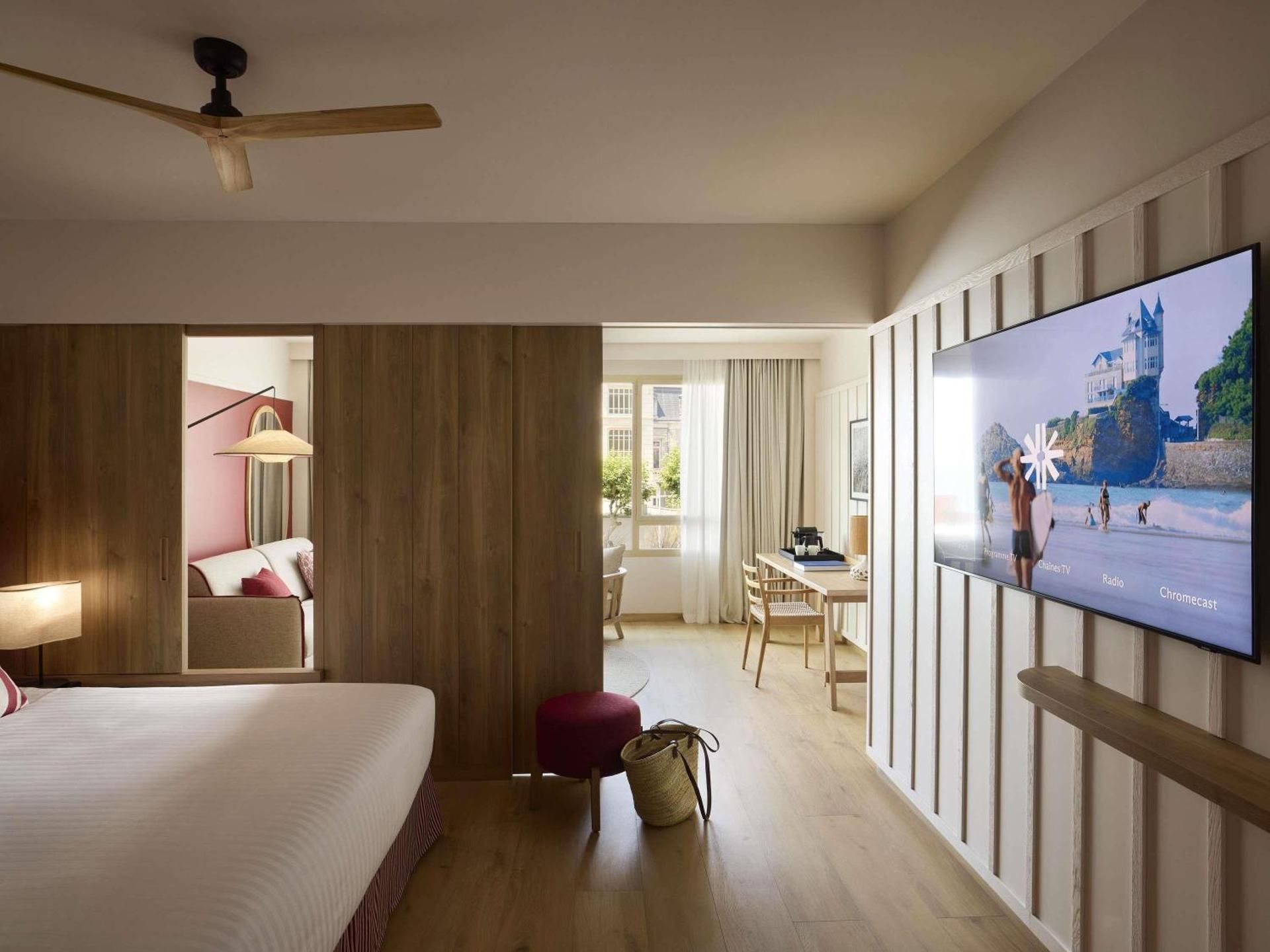 Le Talaia Hotel & Spa Biarritz - MGallery Collection Deluxe King Suite with Sofa Bed 2