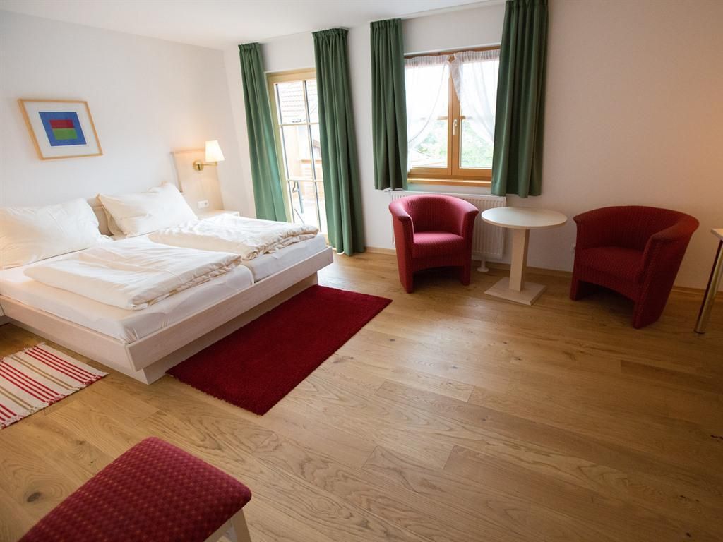 Dreibettzimmer-Ensuite Dusche-Bergblick