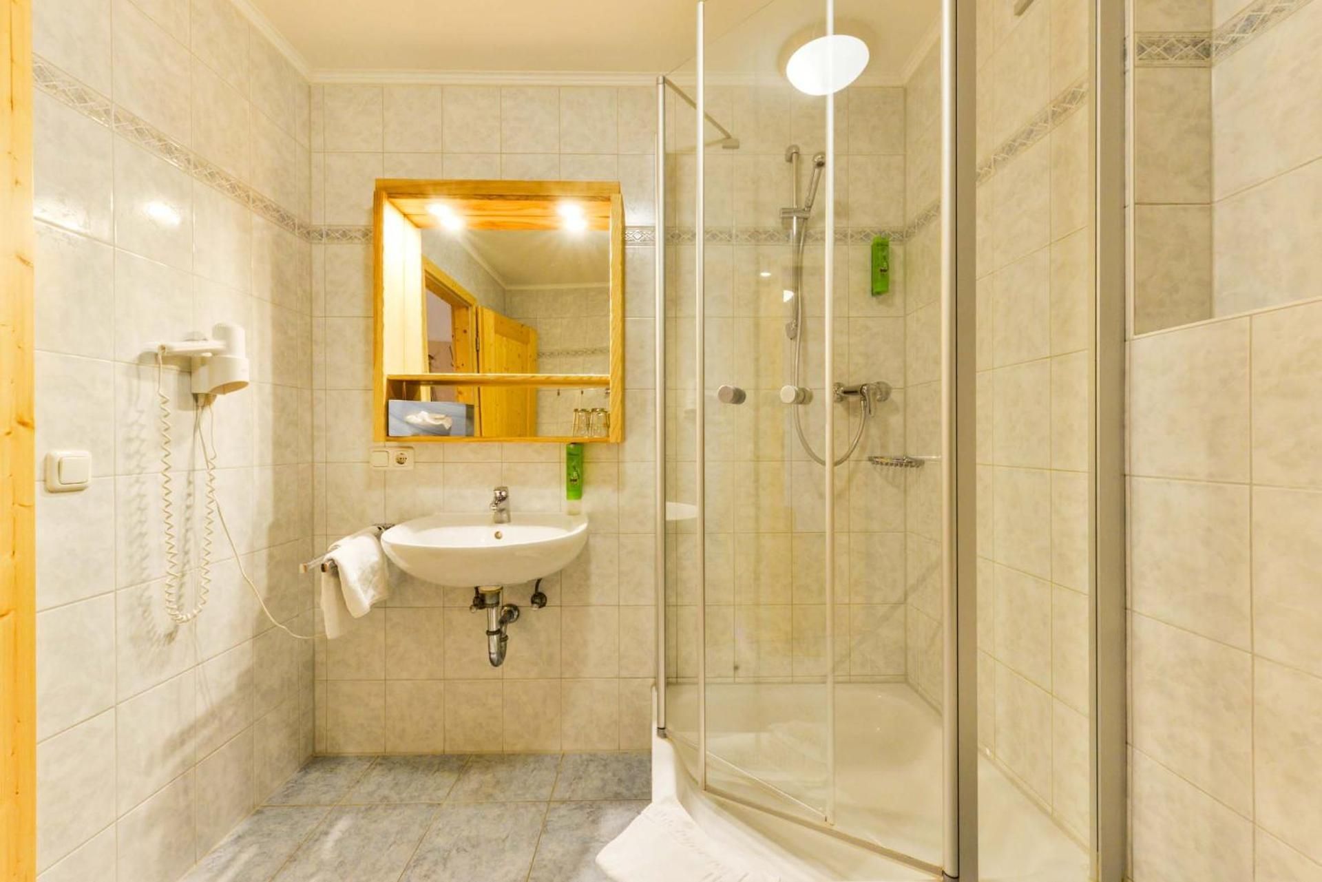 Quadruple Room with Shower