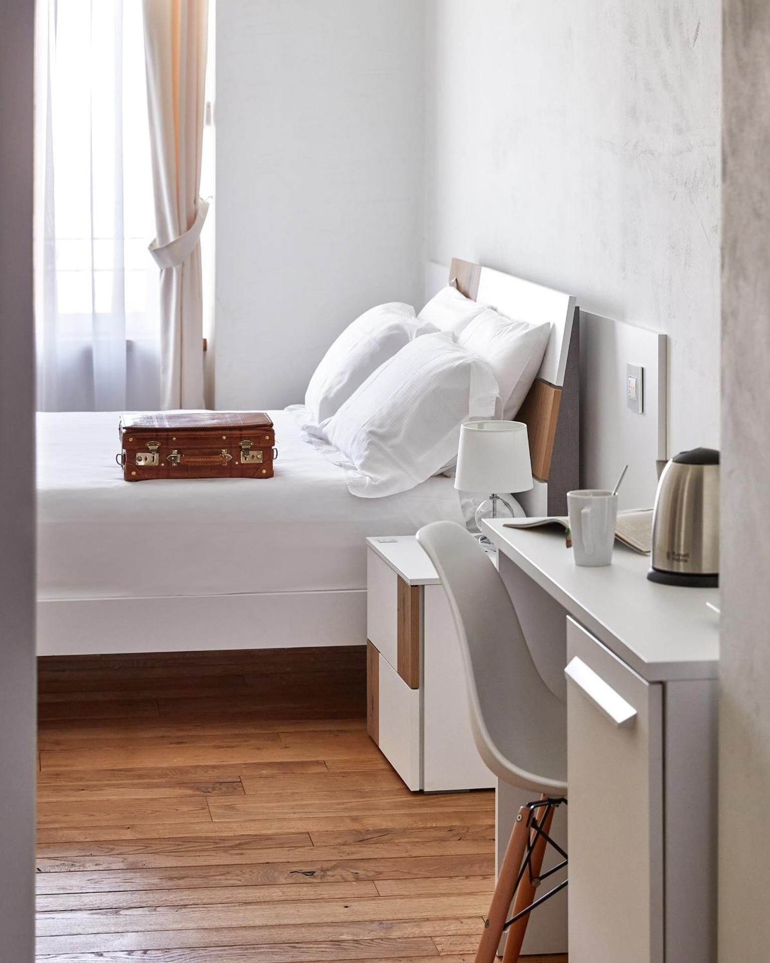 Deluxe Double Room (2 Adults + 1 Child)