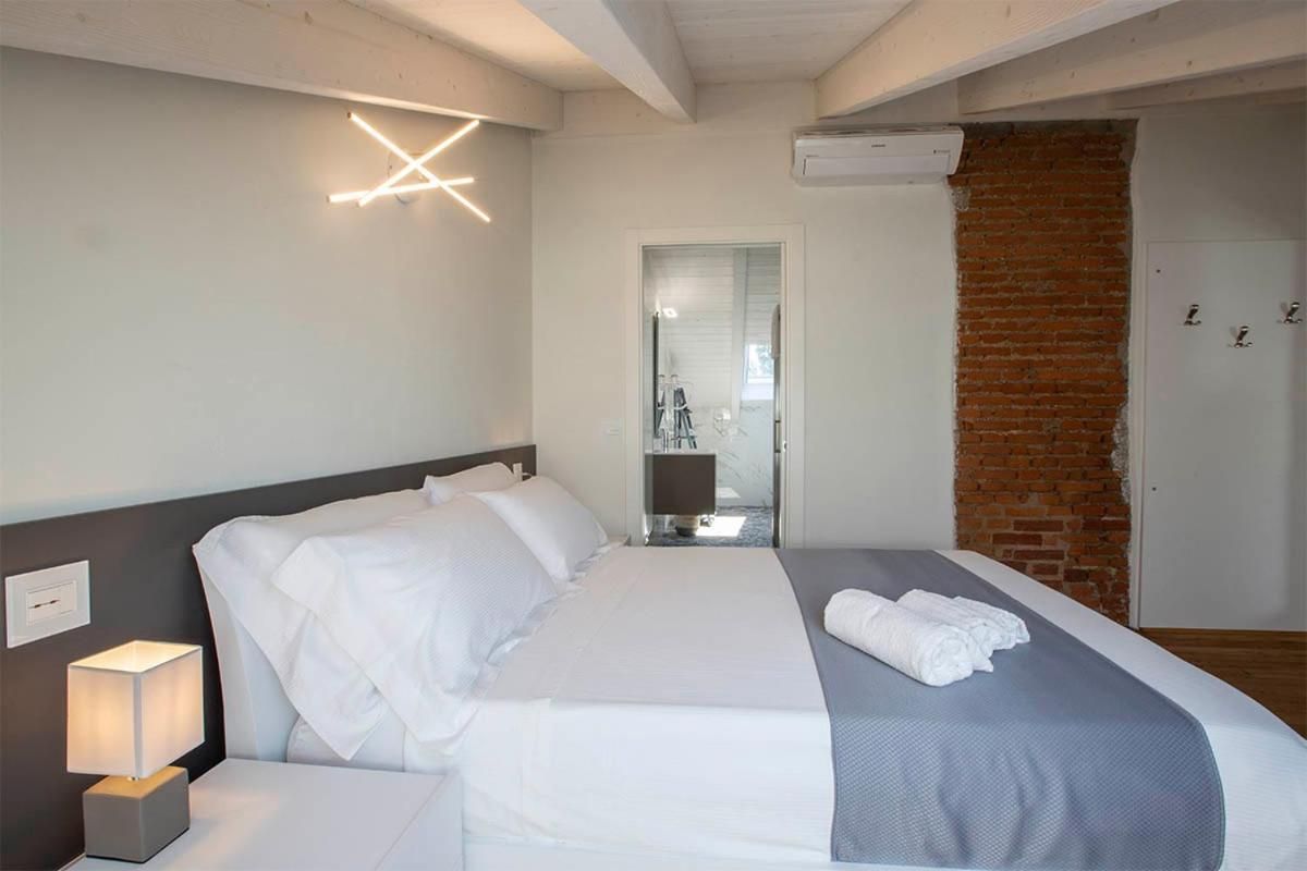 Deluxe Double Room (1 adult + 1 child)