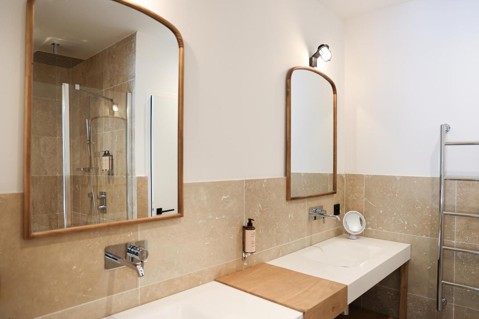 Pereire Suite with Sea View and Jacuzzi