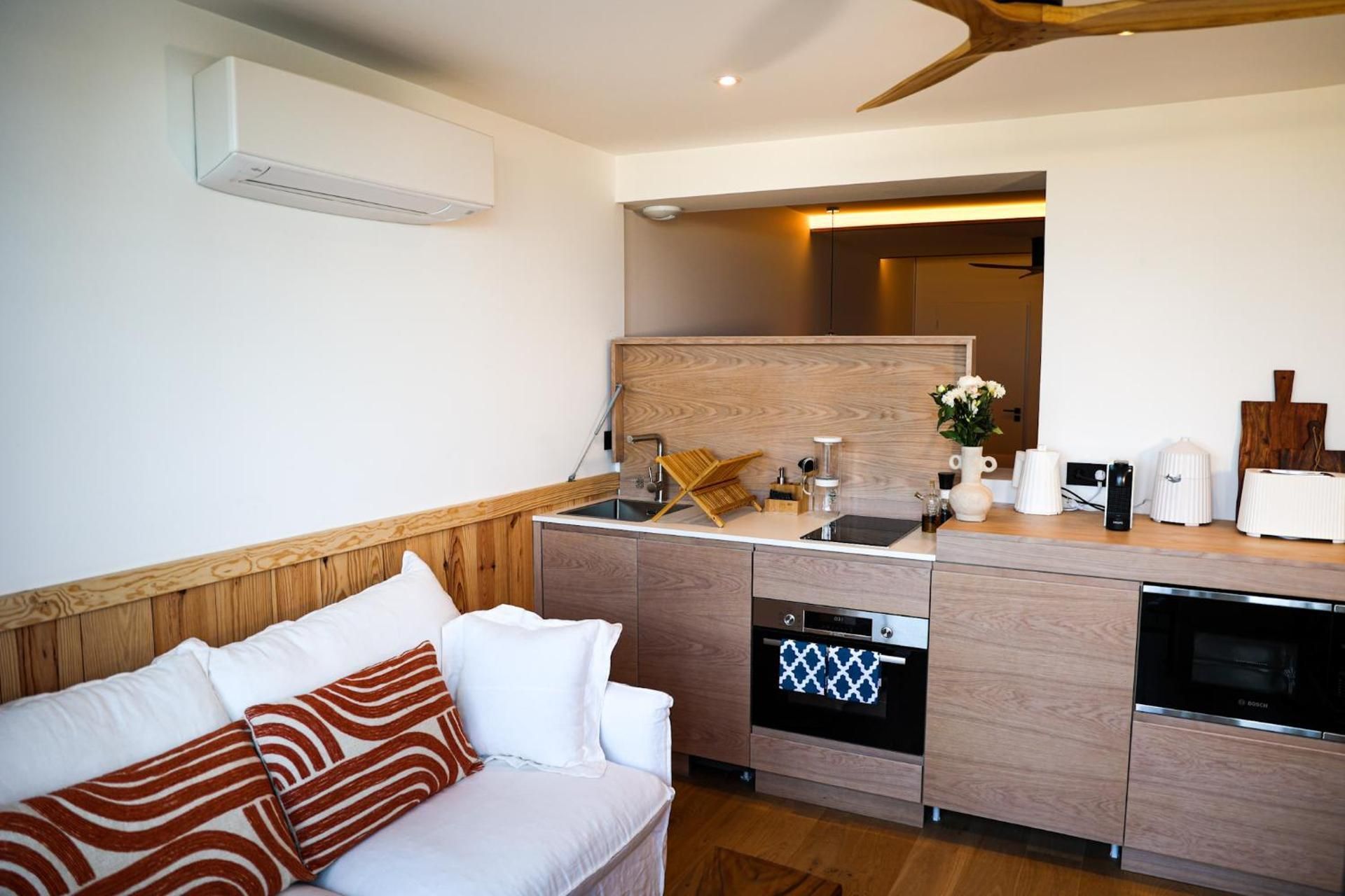 Prestige Suite with Sea View and Jacuzzi