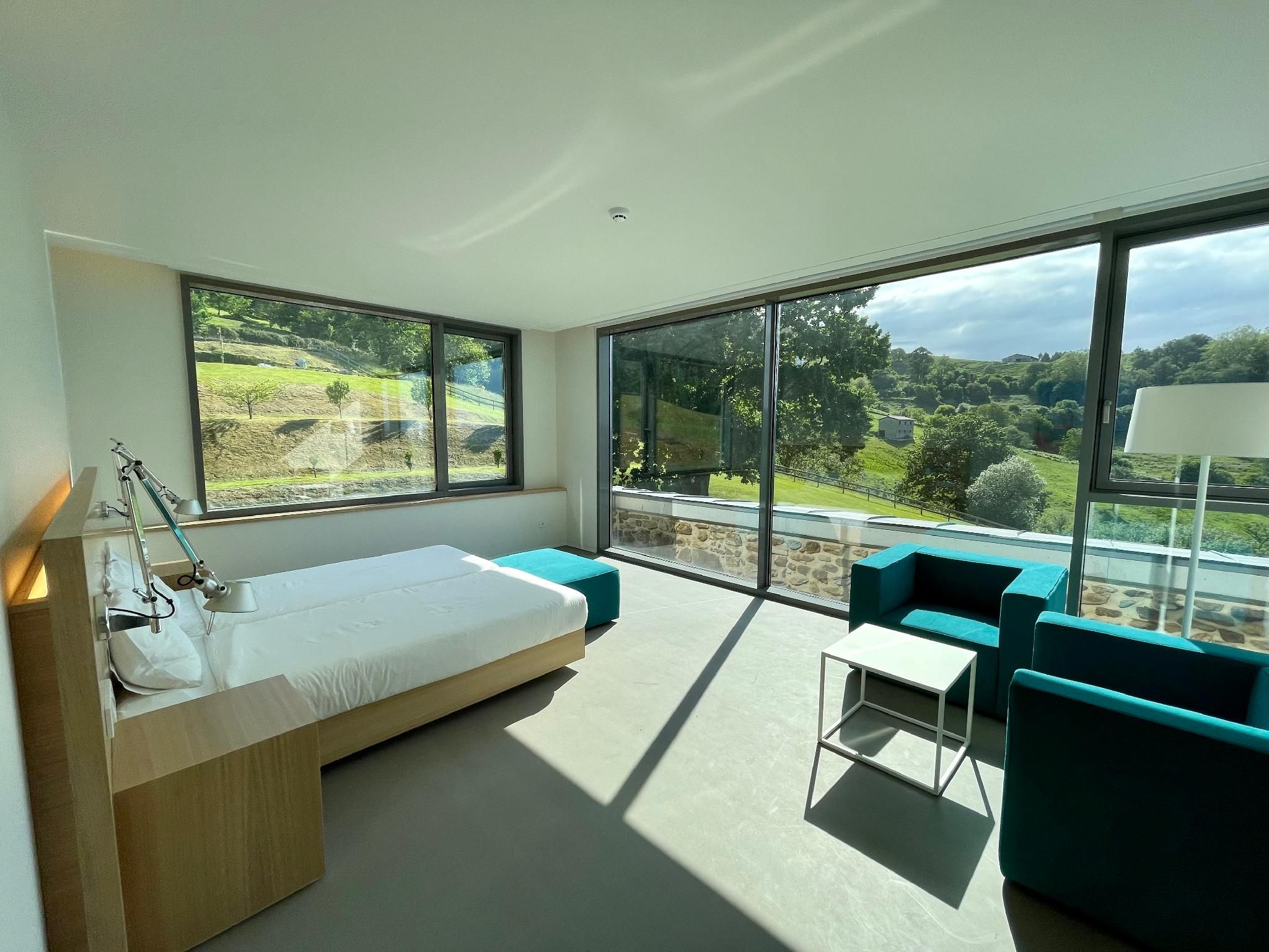 Suite-Premium-Mountain View-Private Bathroom