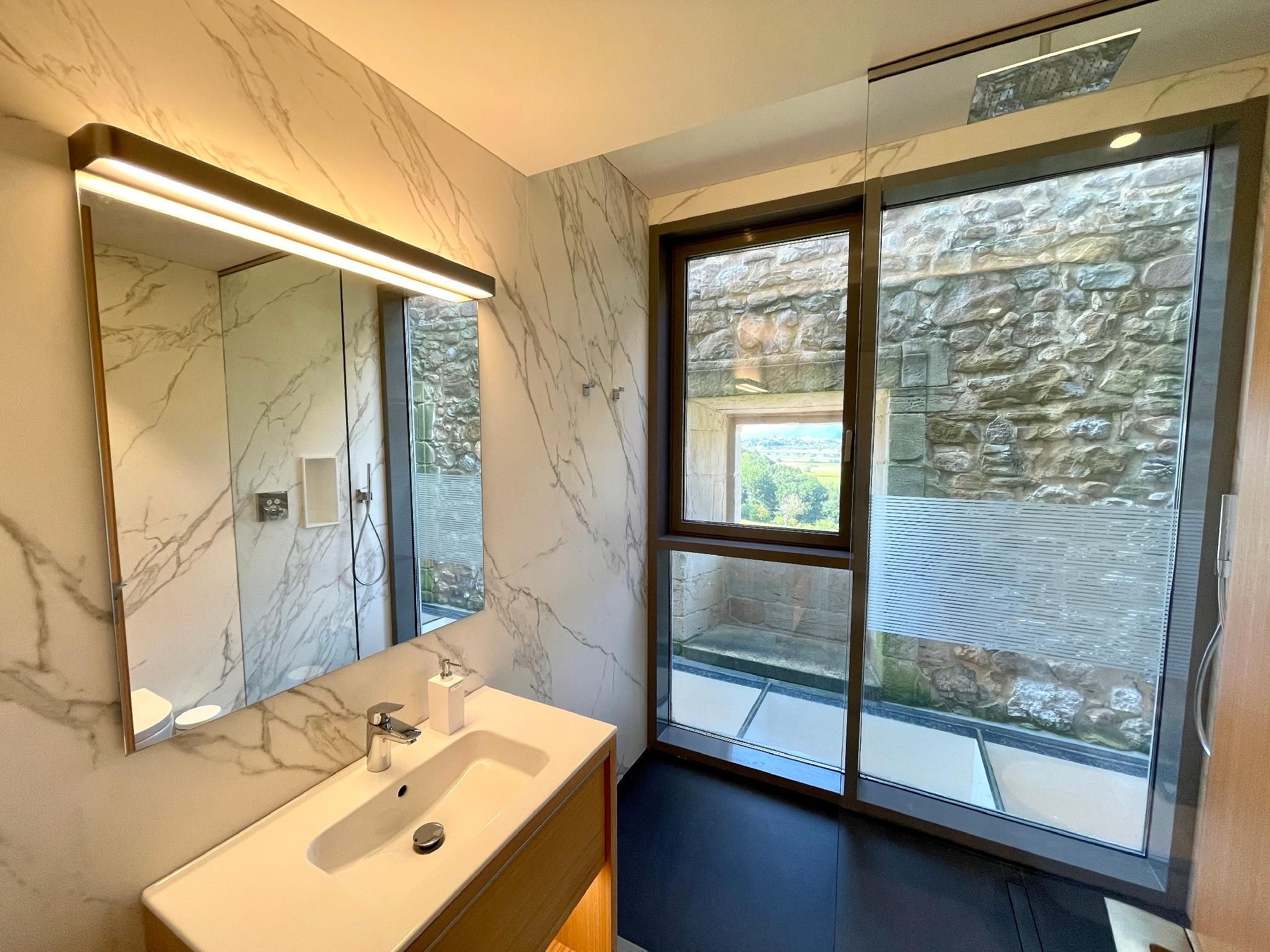 Suite-Premium-Private Bathroom