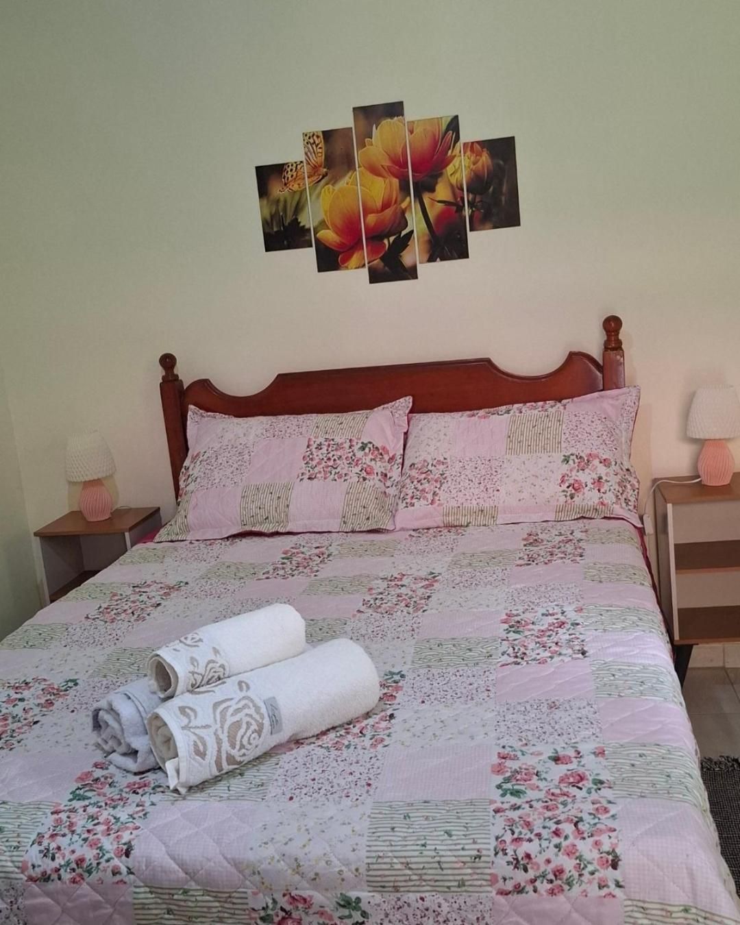 Deluxe Room (2 Adults + 1 Child)
