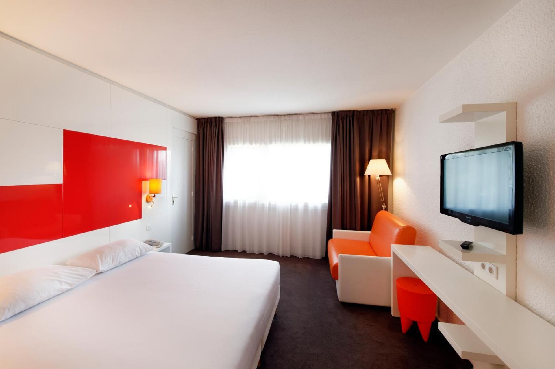 Room 1 double bed and 1 sofa-bed