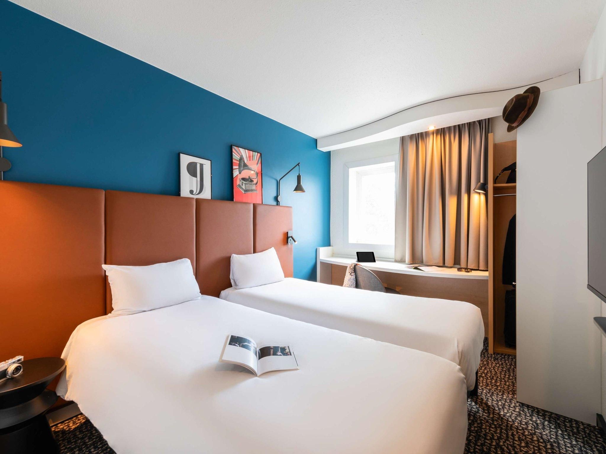 Standard Room with two single beds