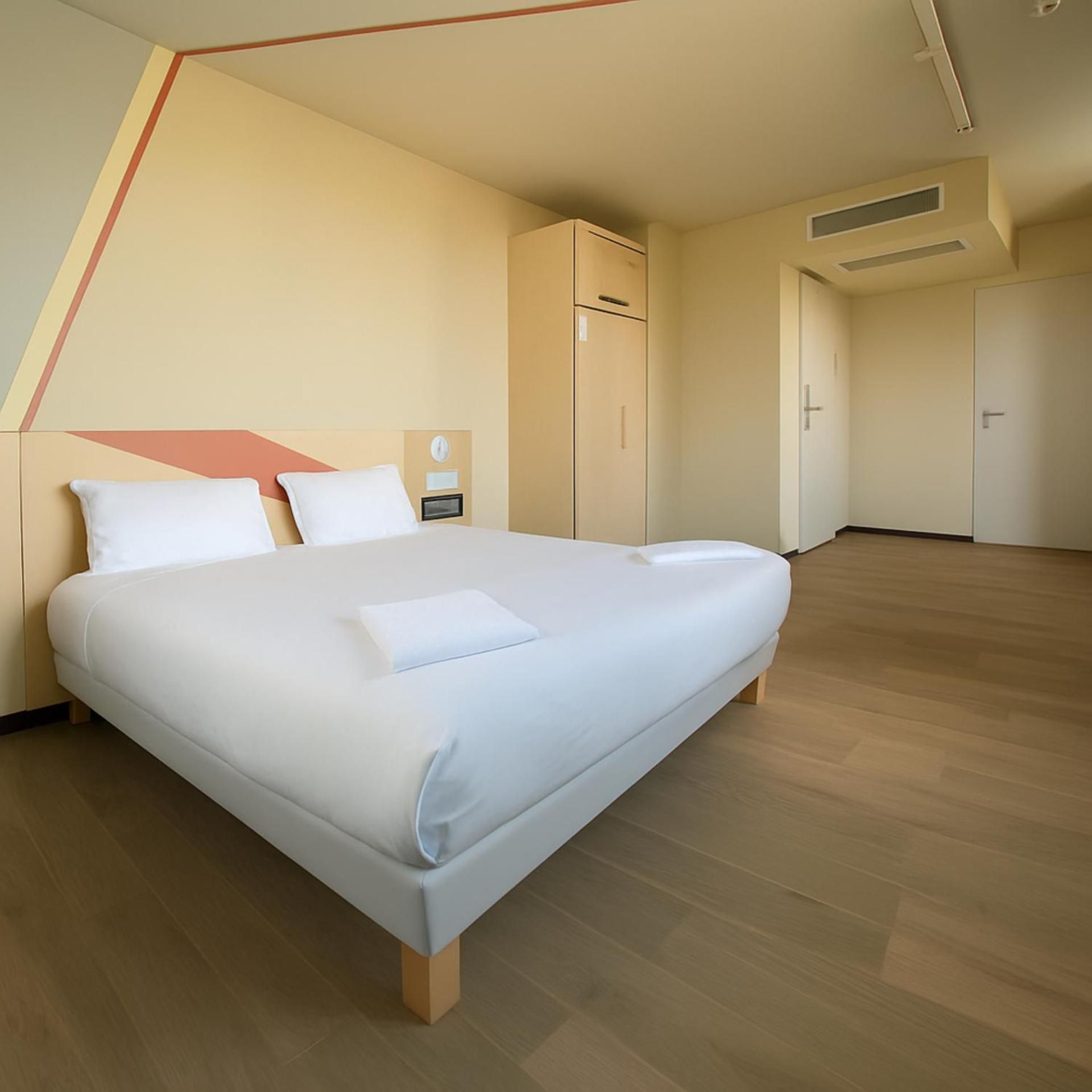 Double Room - Mobility Accessible