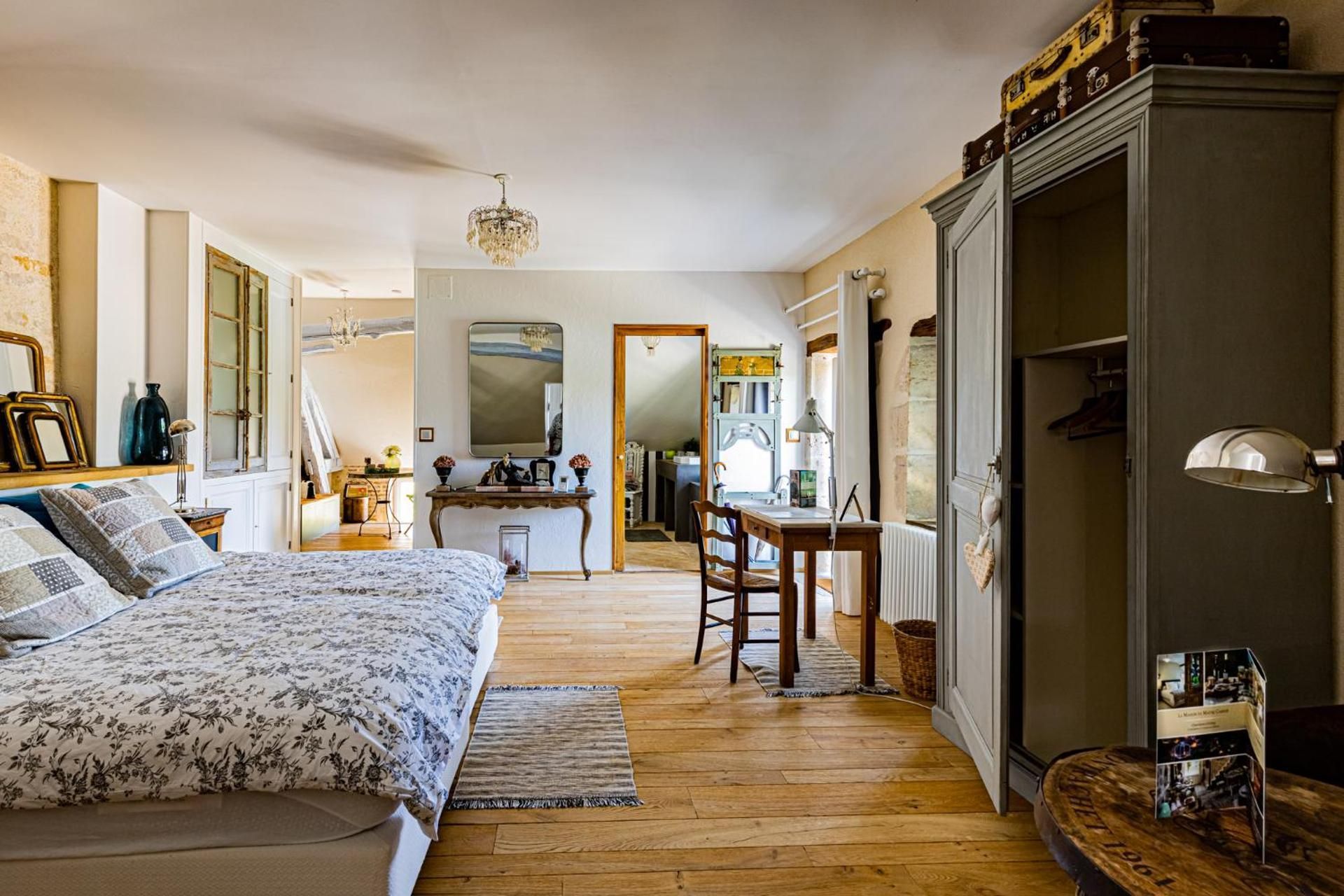Deluxe King Room