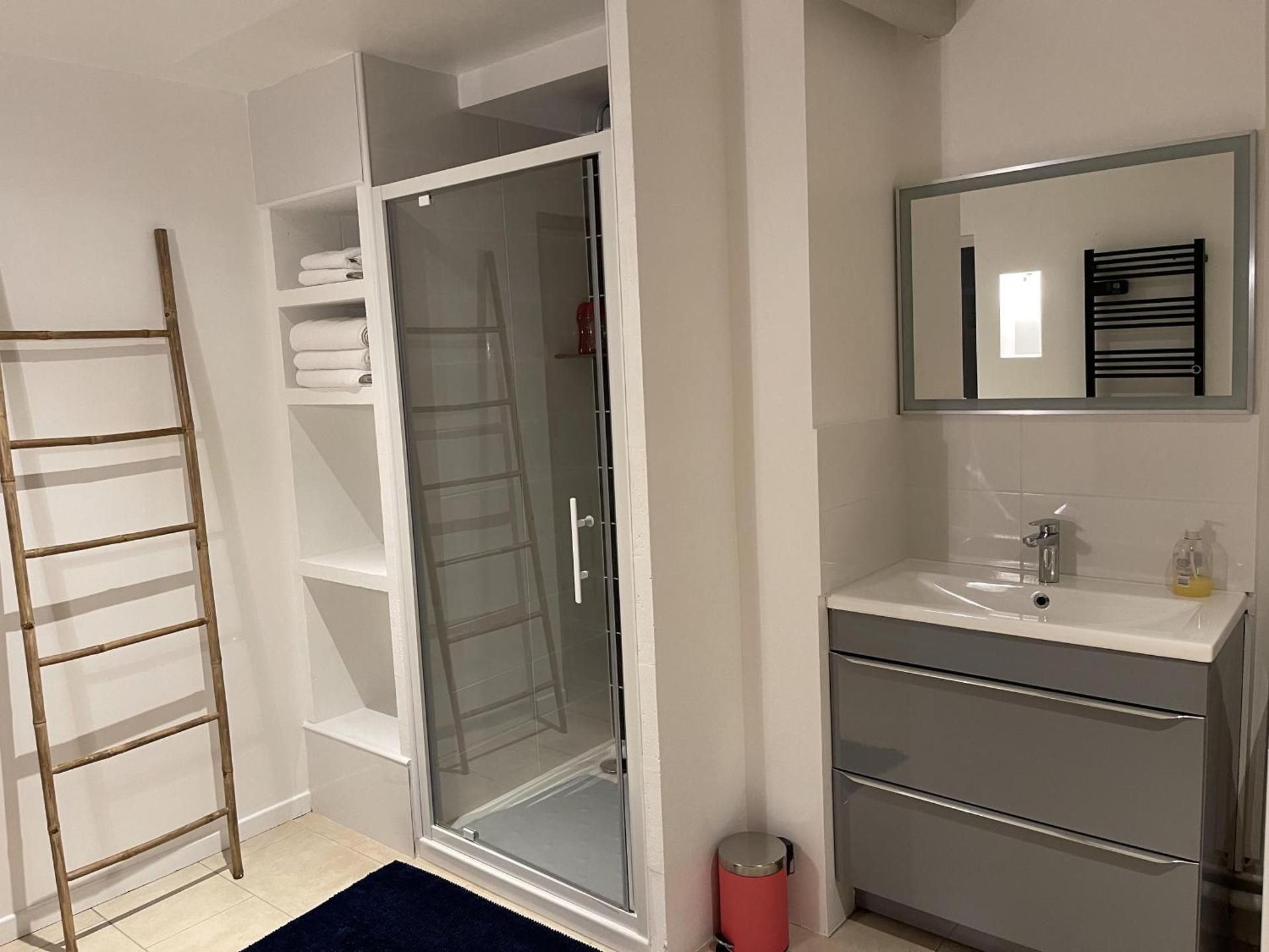 Deluxe Two-Bedroom Apartment with Garden View