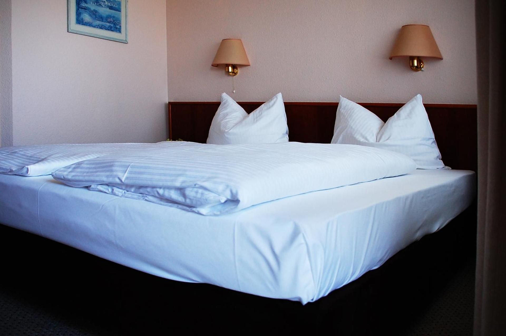 Doppelzimmer zum Innenhof