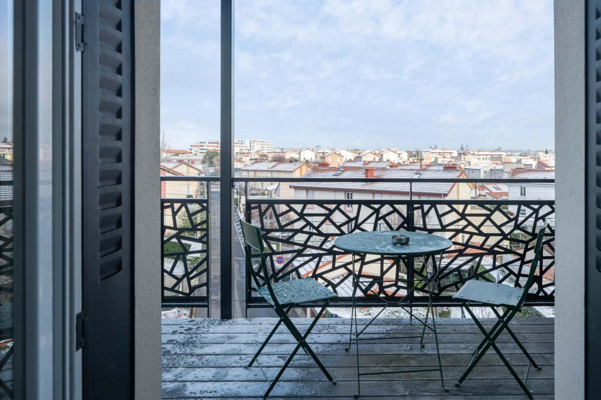 Apartment with Balcony