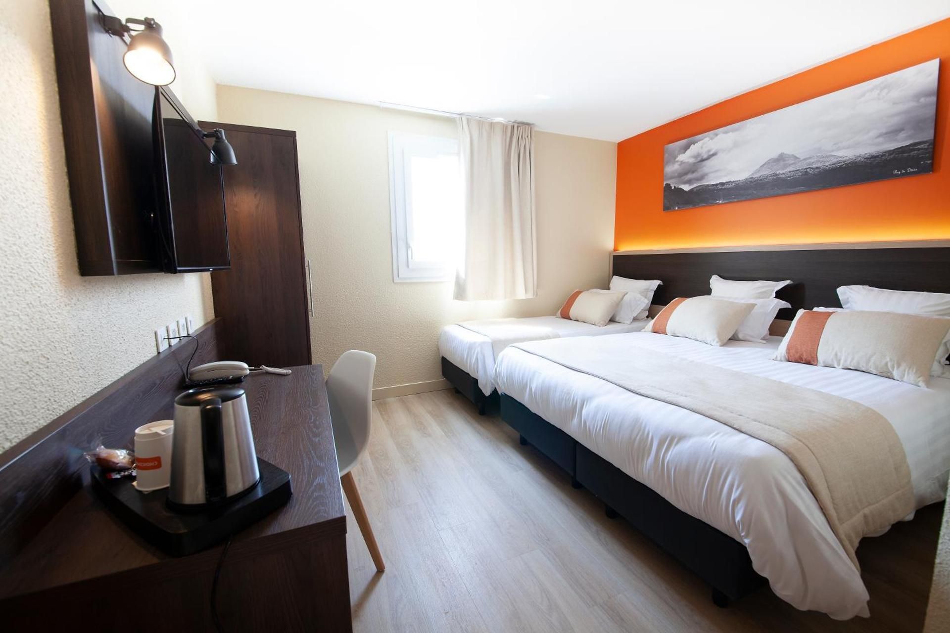 Triple Queen Room - Non-Smoking