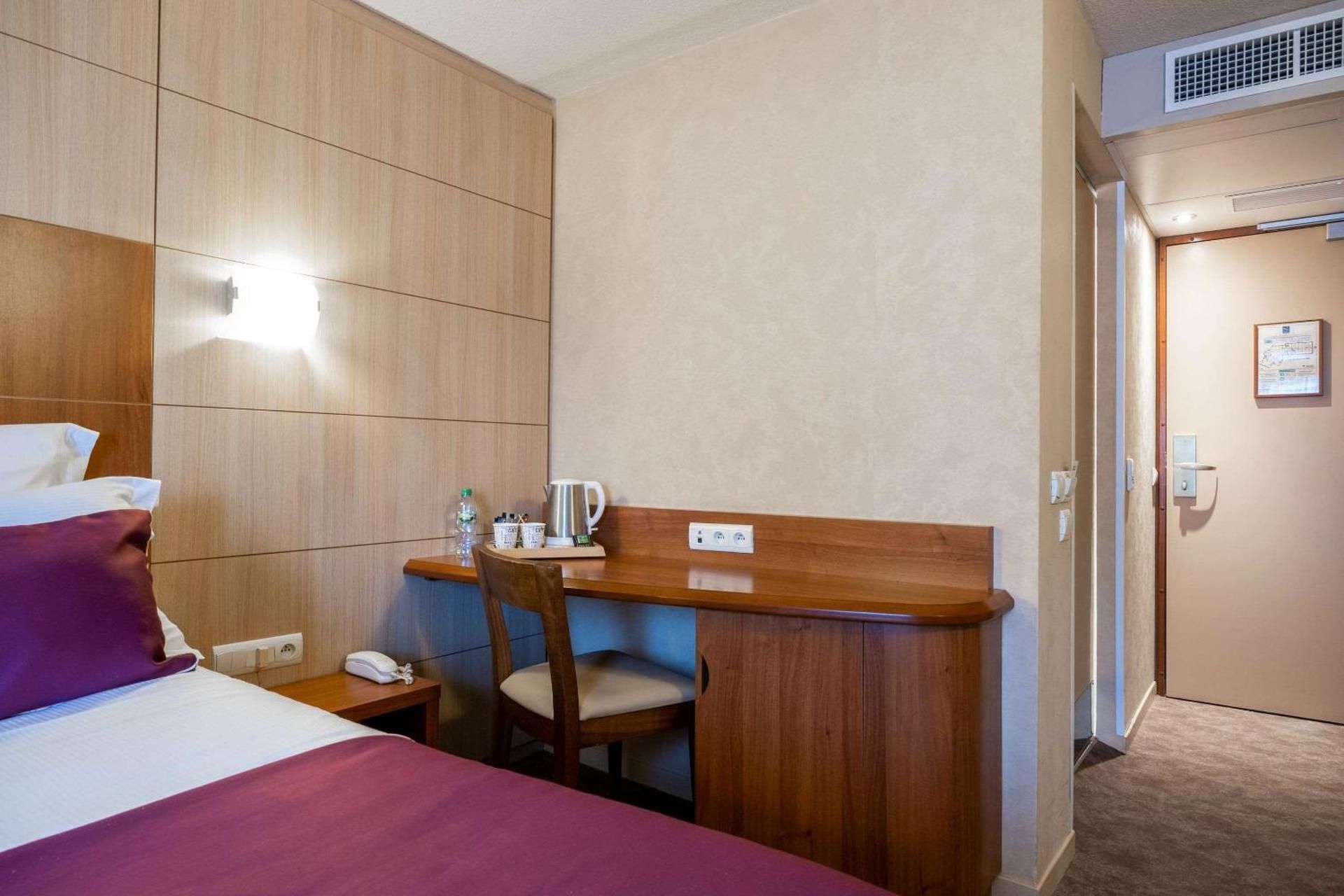 Standard Double Room - Disability Access/Non-Smoking