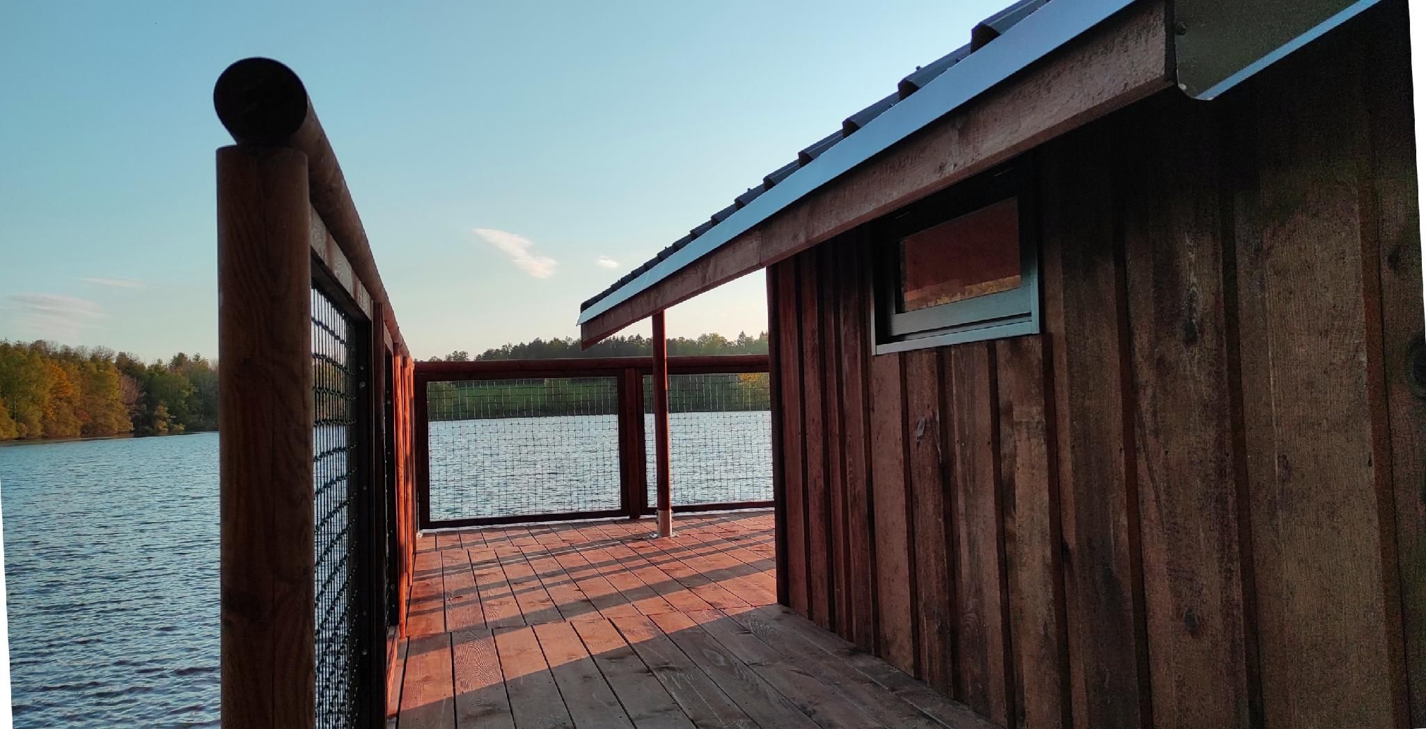 Maison-Cabane-Panoramique-Vue sur Lac-Espace sanitaire