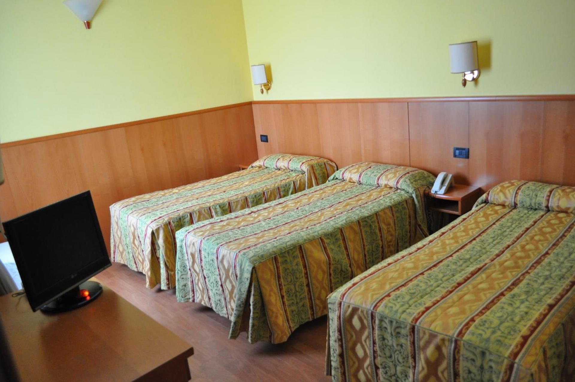 Triple Room