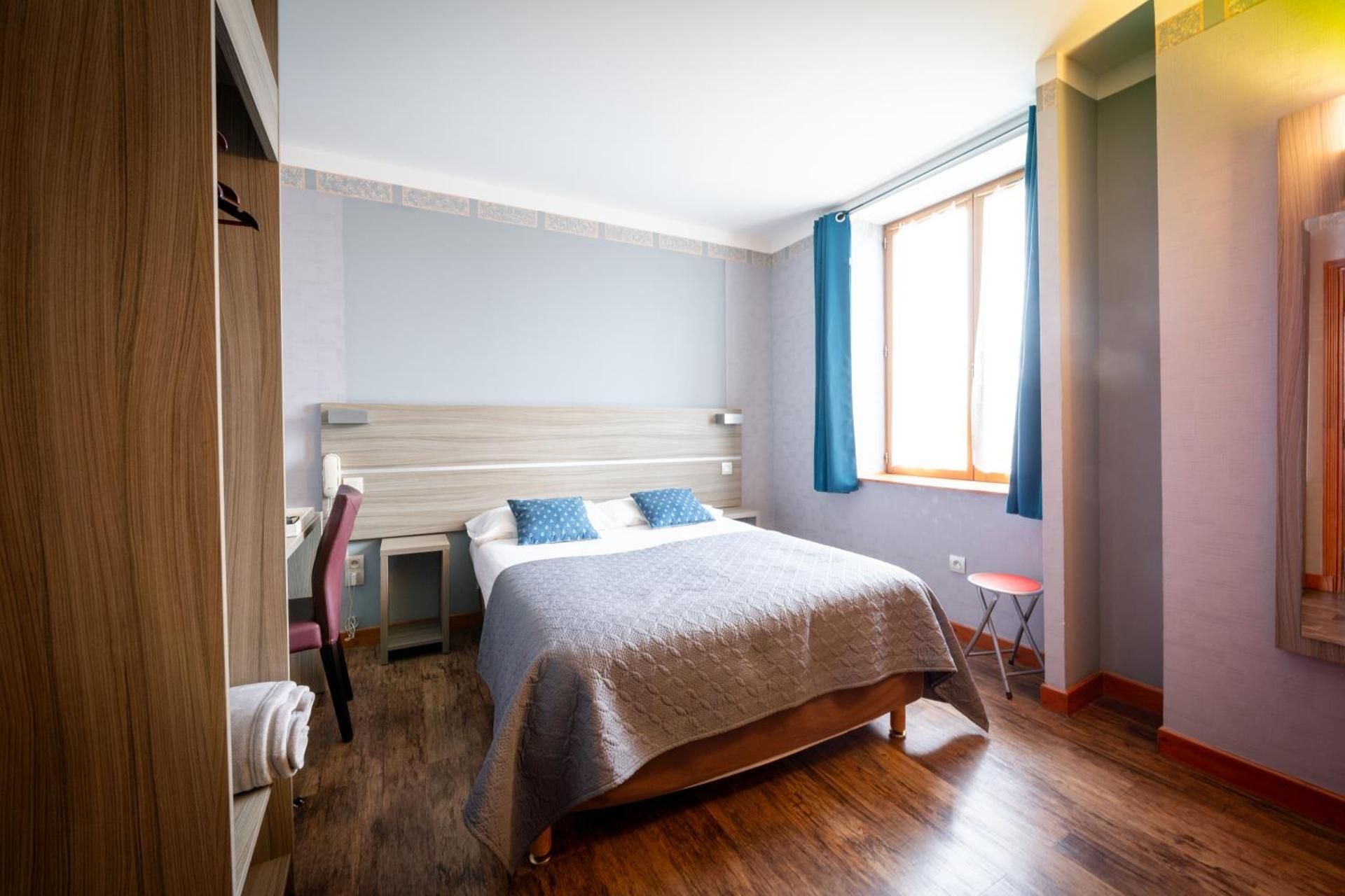 Au Relais Nivernais Double Room