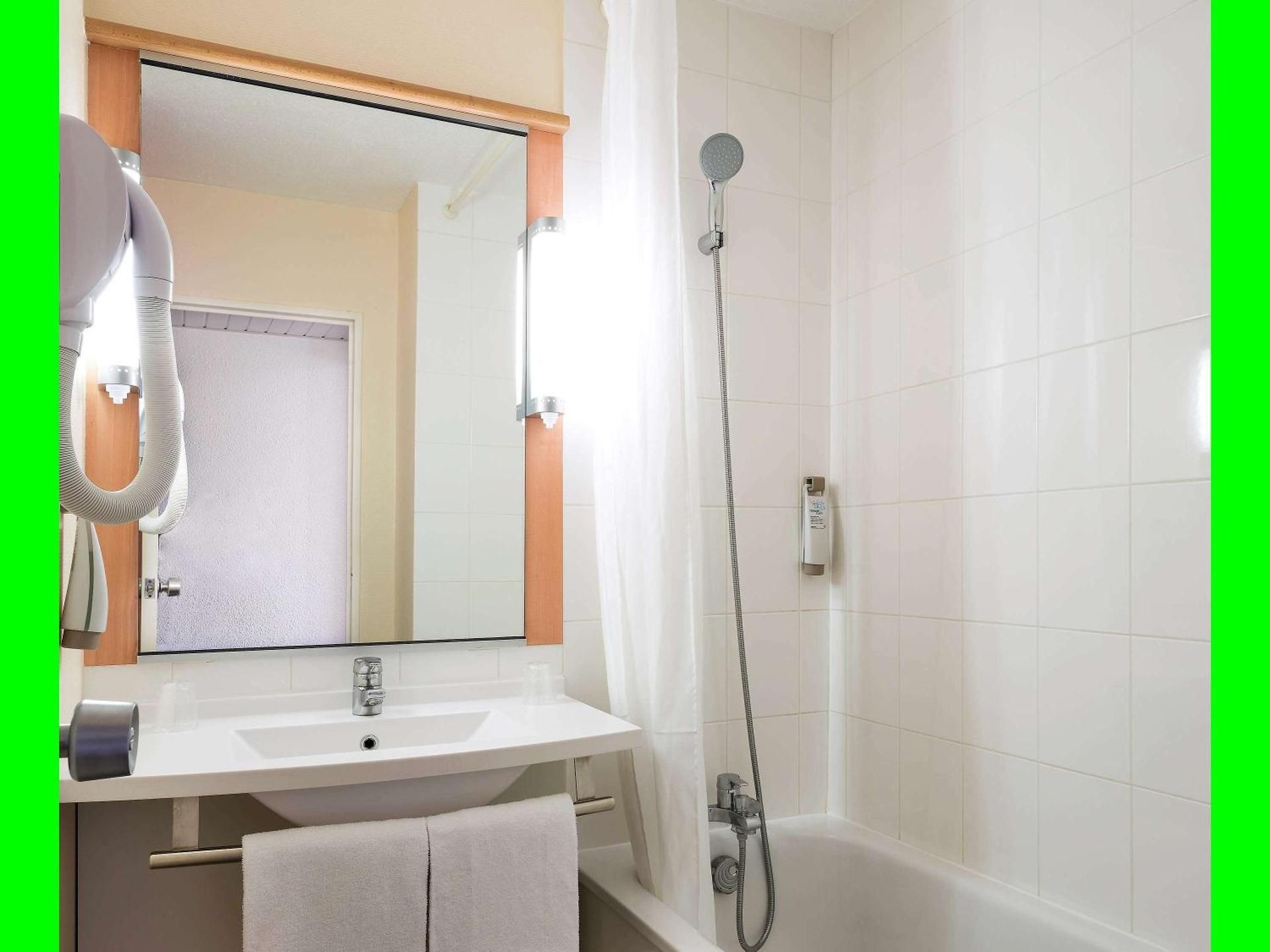 ibis Site du Futuroscope Standard Room with 1 double bed 3