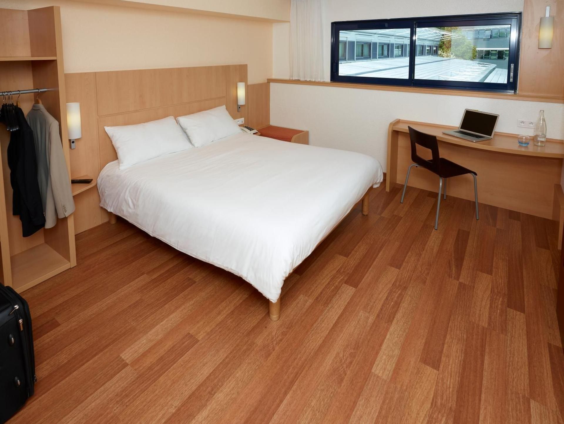 Standard Room with 1 double bed