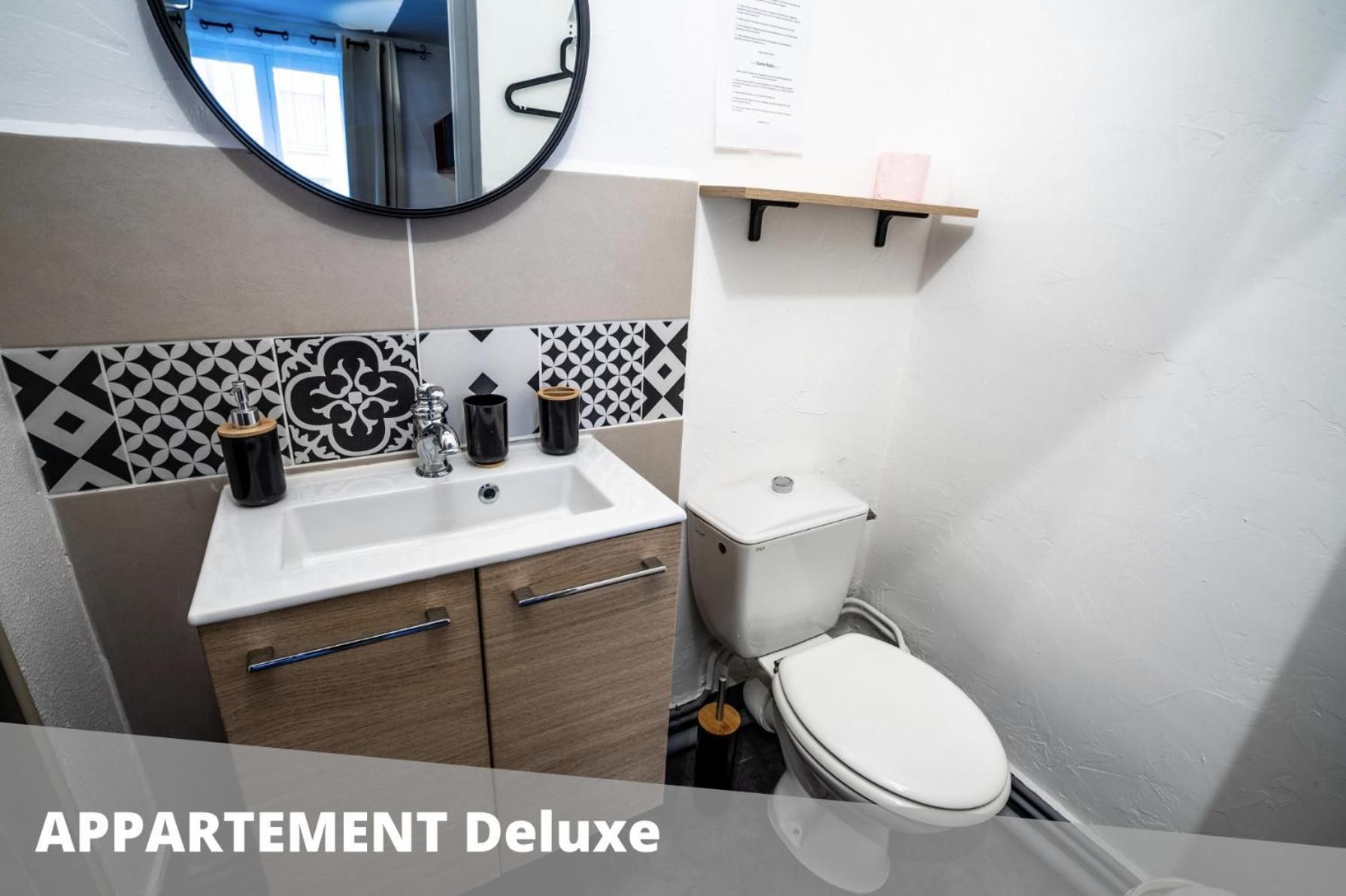 DELUXE APARTMENT