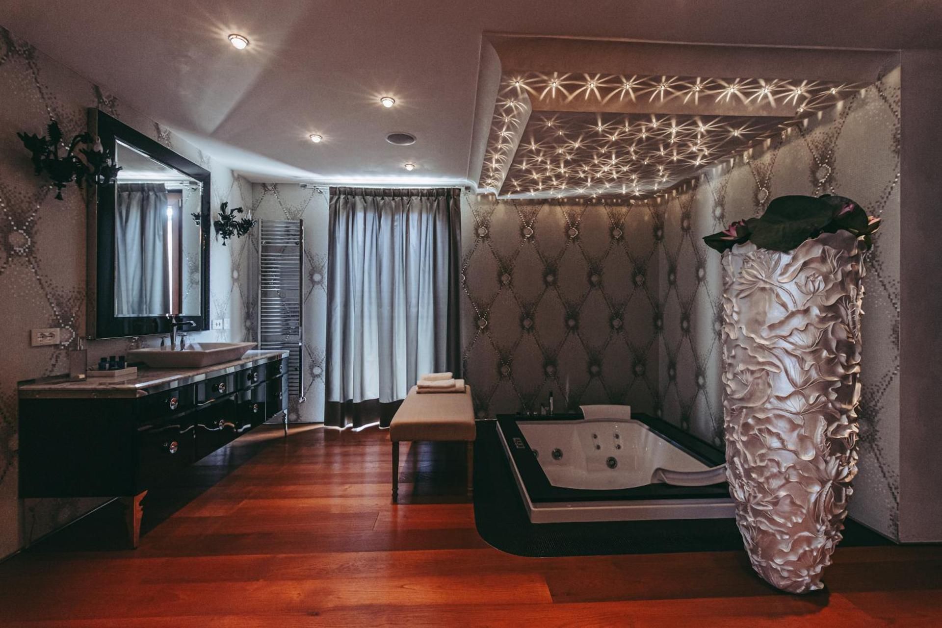Deluxe Double Room with Bath