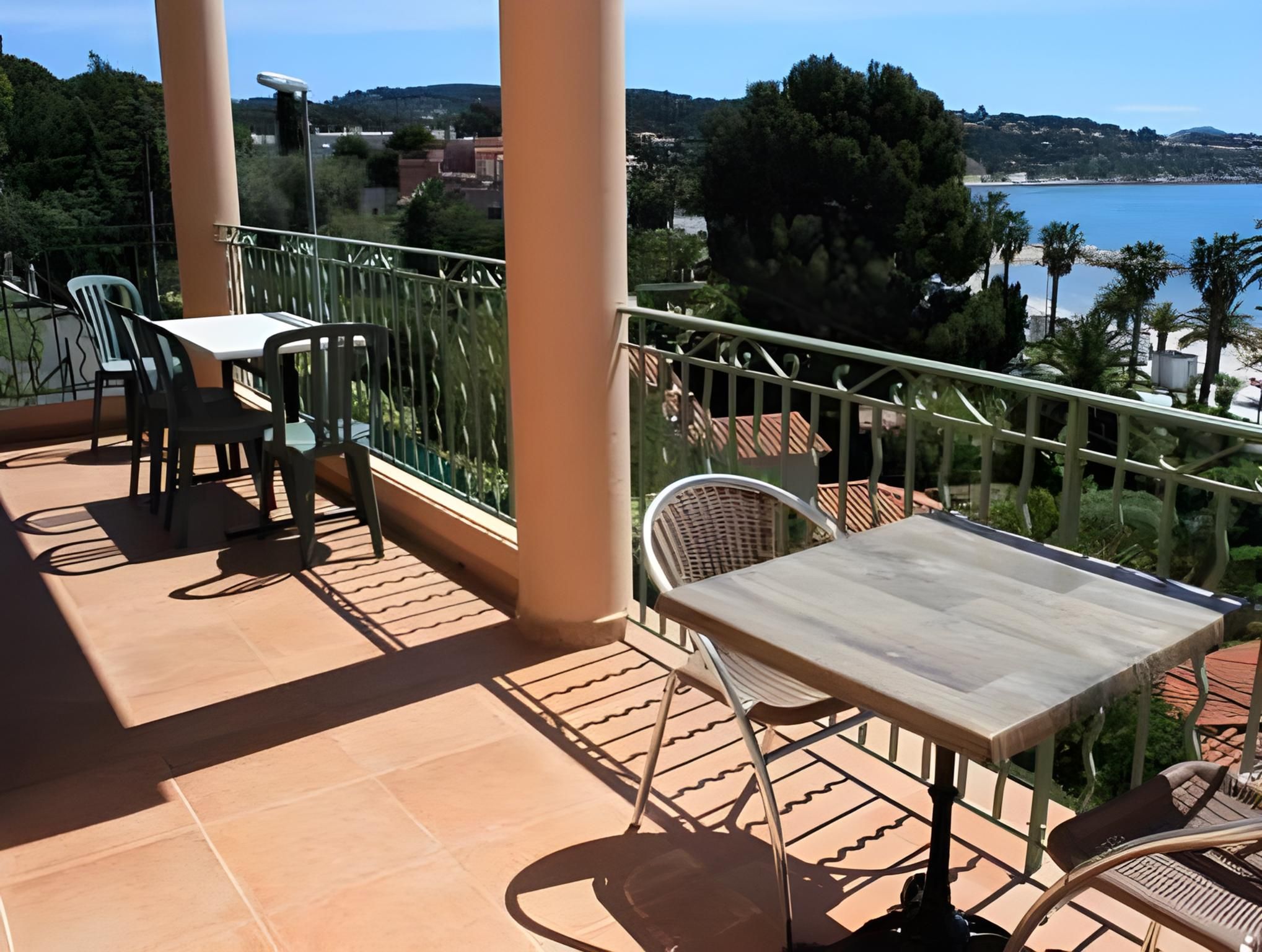 Family Room (4 people) with Terrace and Panoramic Sea View