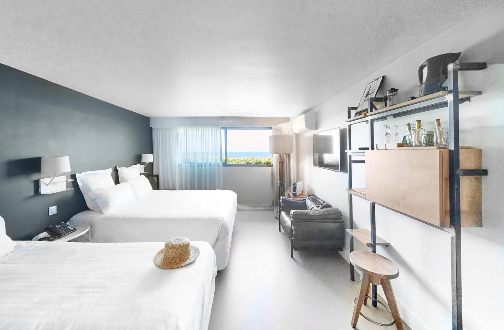 Hotel Plein Large Triple Room with Sea View