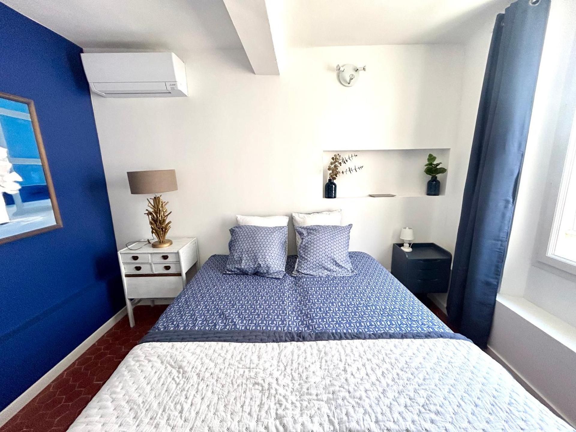 Triple Room with City View