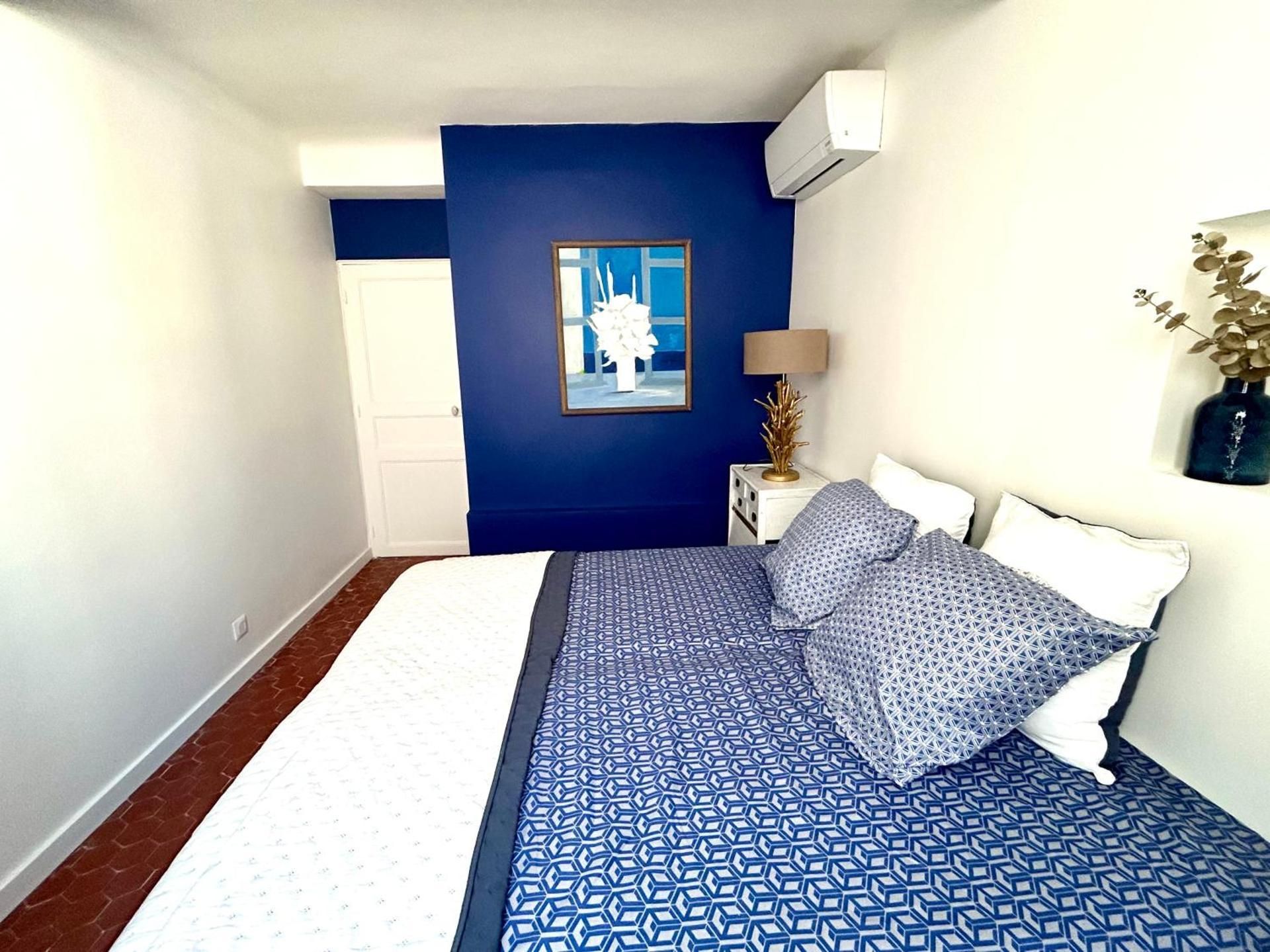 Triple Room with City View