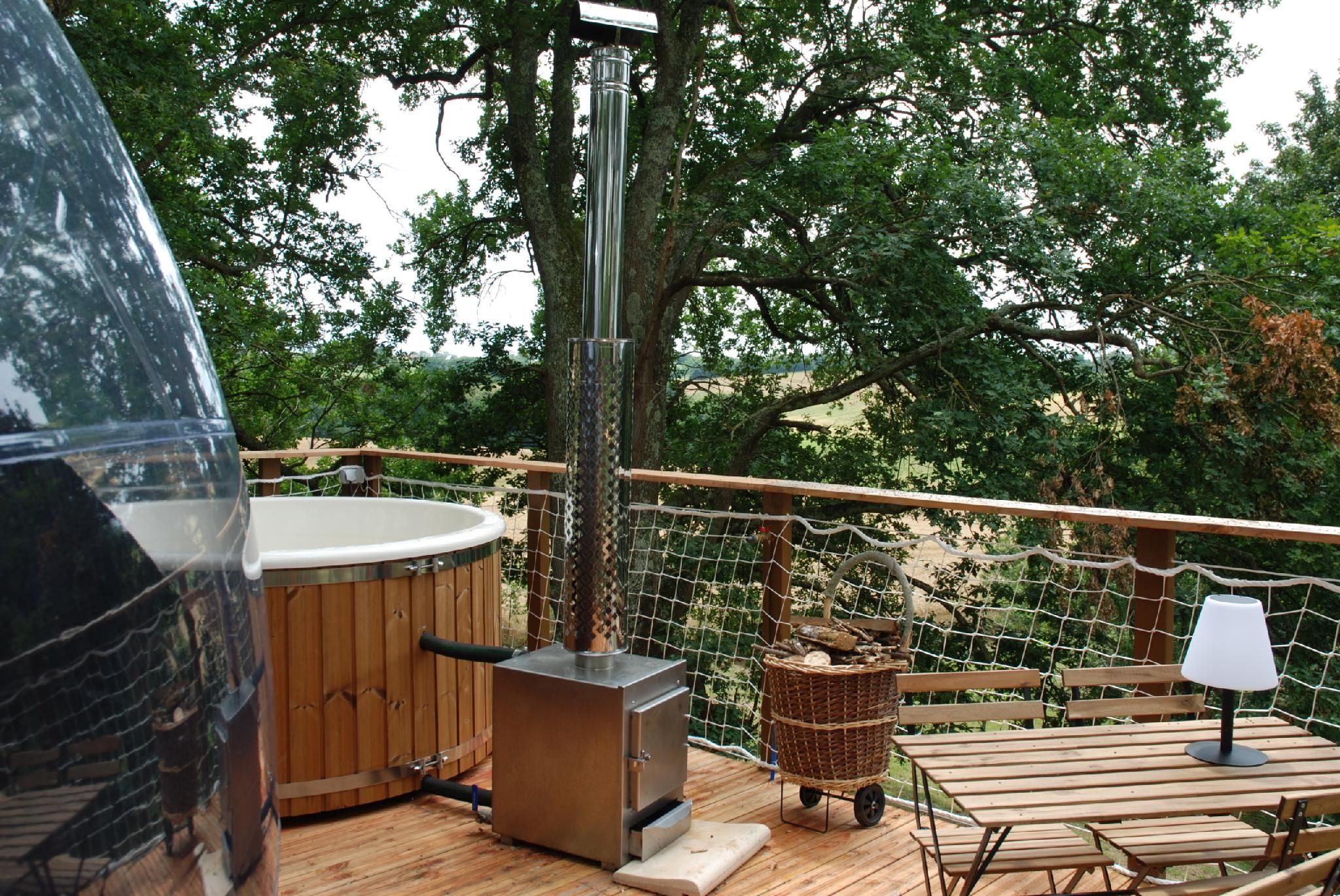 Maison dans les arbres-d'exception-Douche-Vue sur la campagne