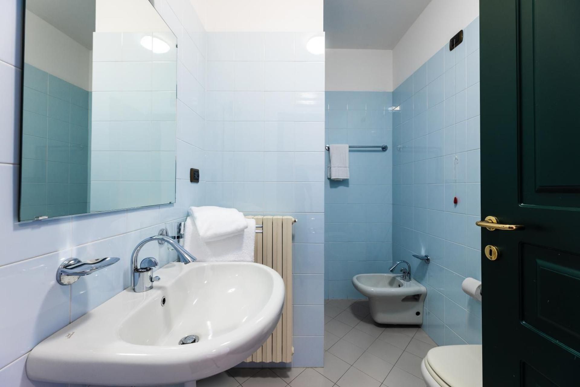 Large Double or Twin Room