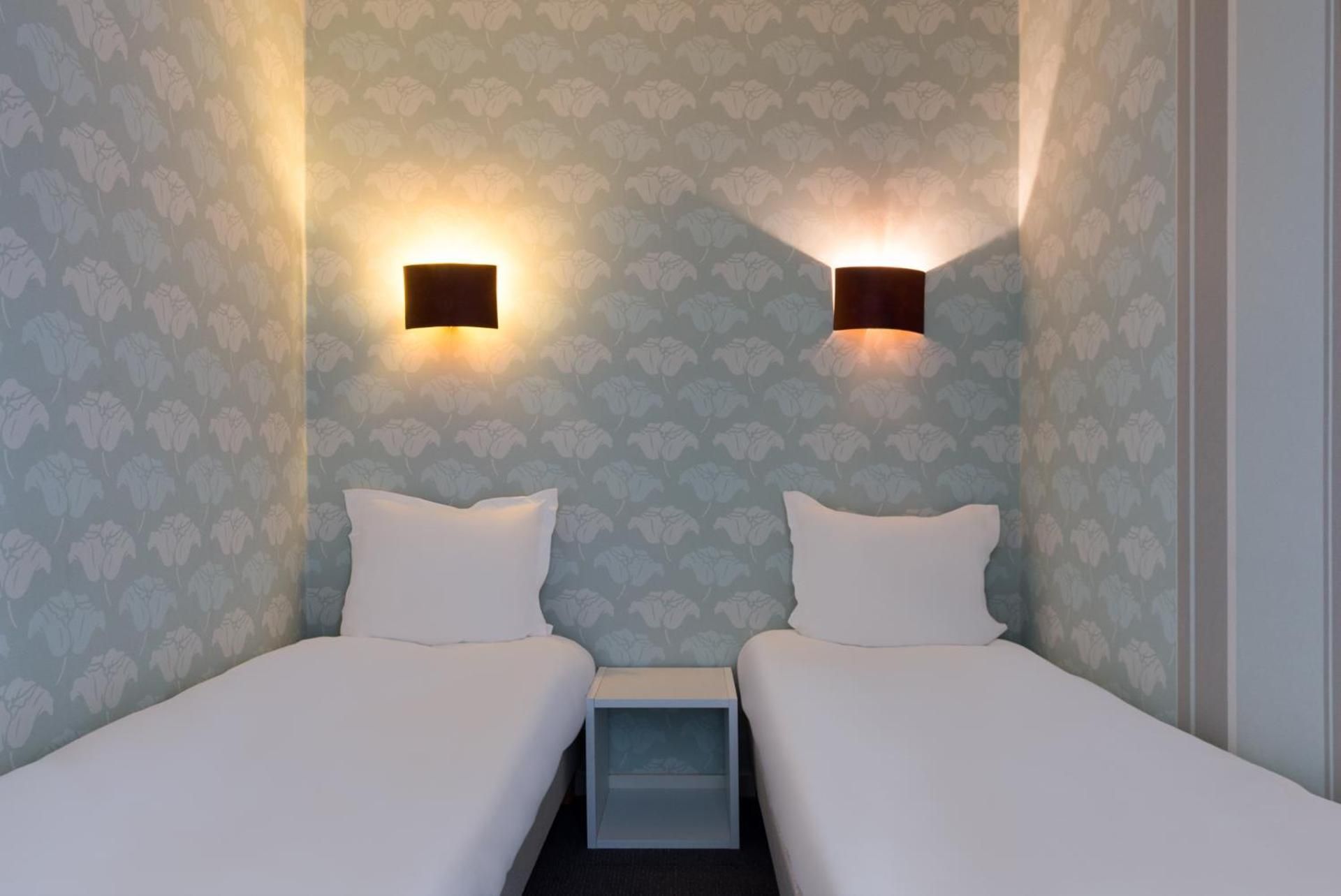 Comfort 1 or 2 persons twin beds