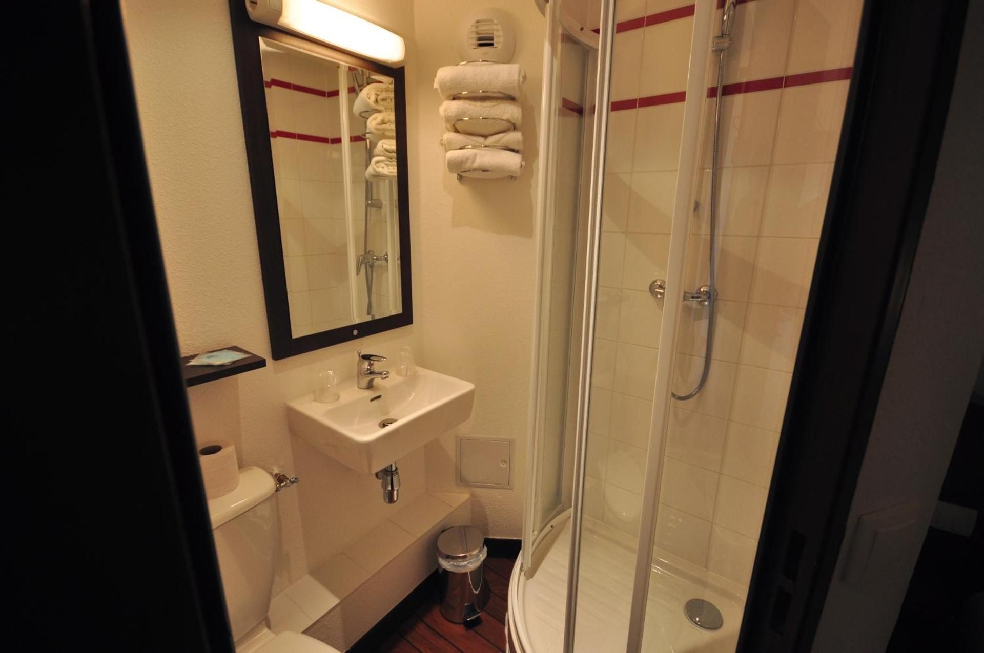 Enzo Hotels Vierzon by Kyriad Direct Twin Room 2